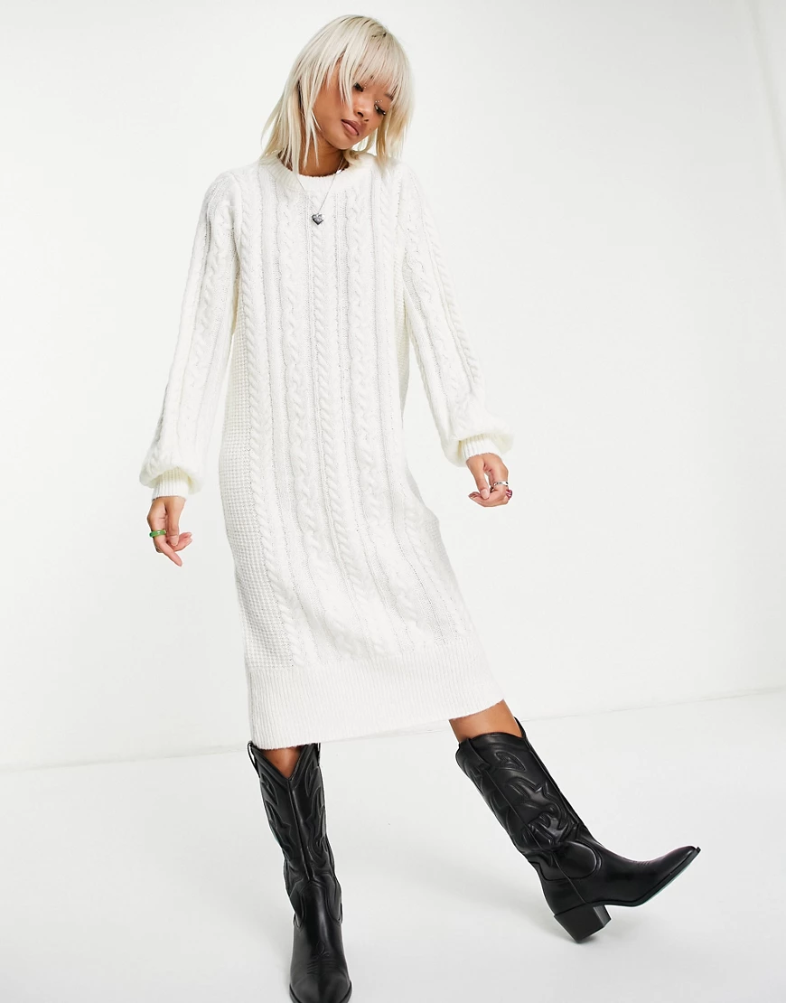 Noisy Mai – Midi-Pulloverkleid aus Strick mit Zopfmuster in Cremeweiß-Braun günstig online kaufen