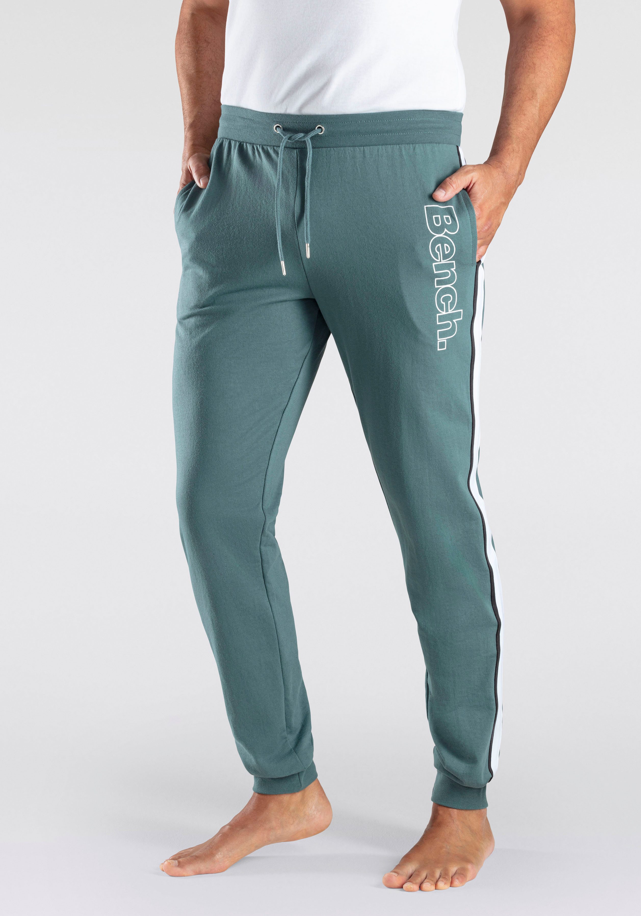 Bench. Loungewear Sweathose, mit aufgesetzten Streifen an der Seite und Log günstig online kaufen