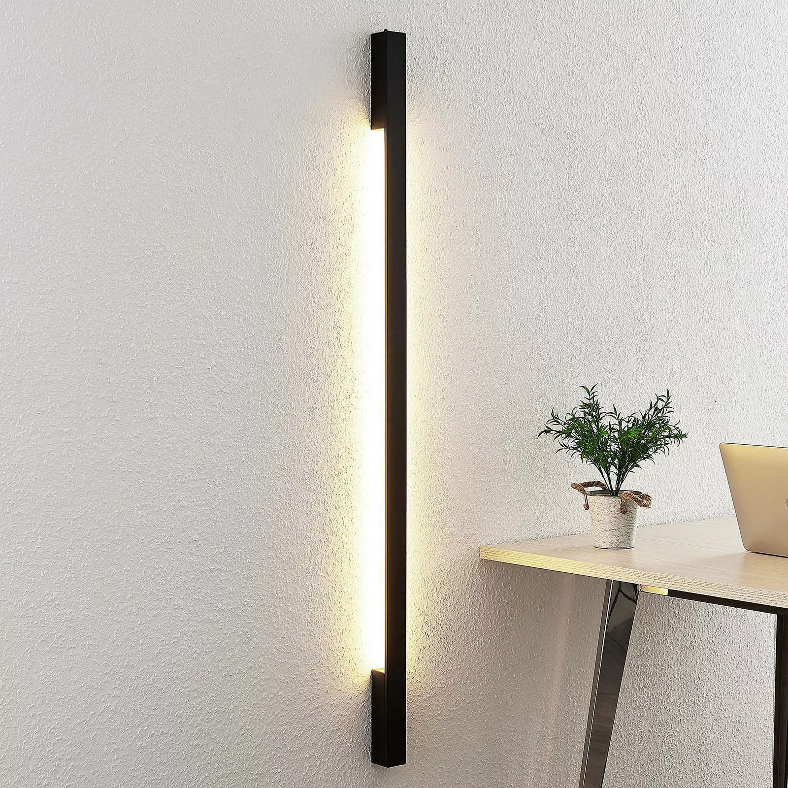 Arcchio Ivano LED-Wandleuchte, 130 cm, schwarz günstig online kaufen