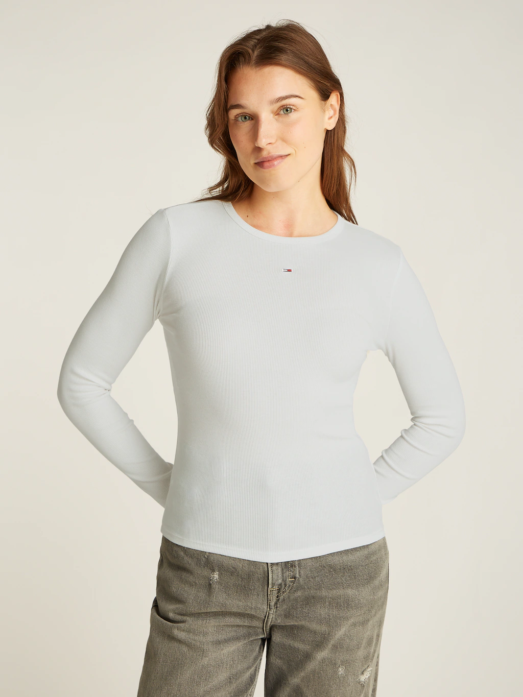 Tommy Jeans Langarmshirt "TJW SLIM ESSENTIAL RIB LS", mit Logostickerei günstig online kaufen