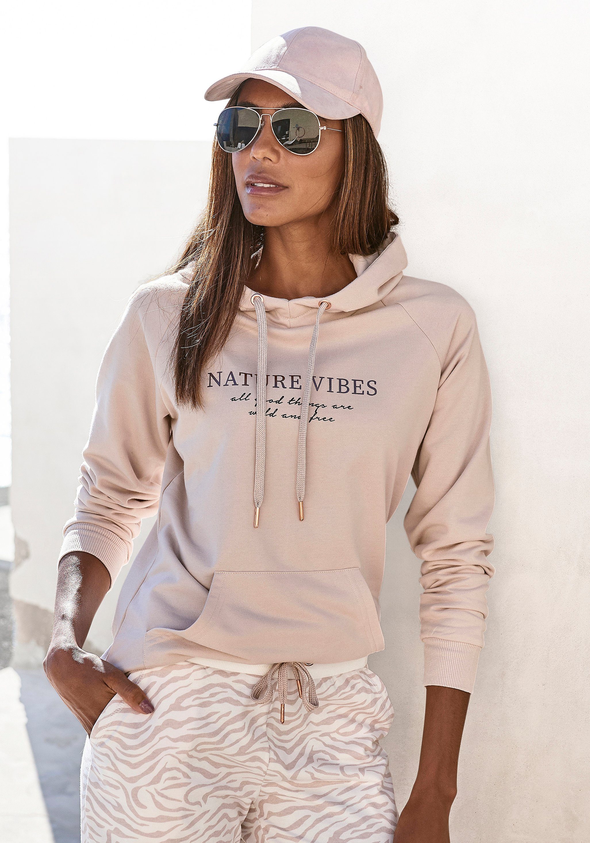 LASCANA Hoodie, mit Kängurutasche, Loungewear günstig online kaufen