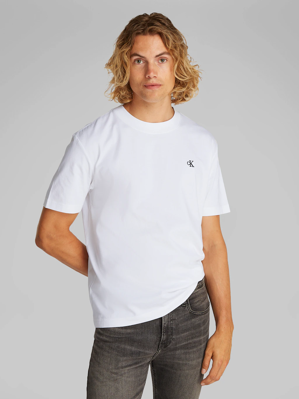 Calvin Klein Jeans T-Shirt "SERIF FONT GRAPHIC TEE", mit großem Logo am Rüc günstig online kaufen