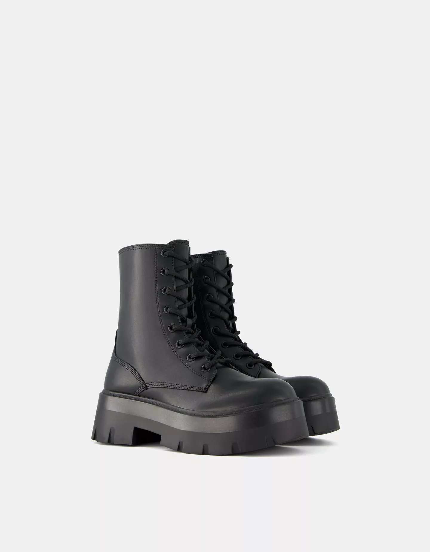 Bershka Schnürstiefeletten Mit Profilsohle Damen 36 Schwarz günstig online kaufen