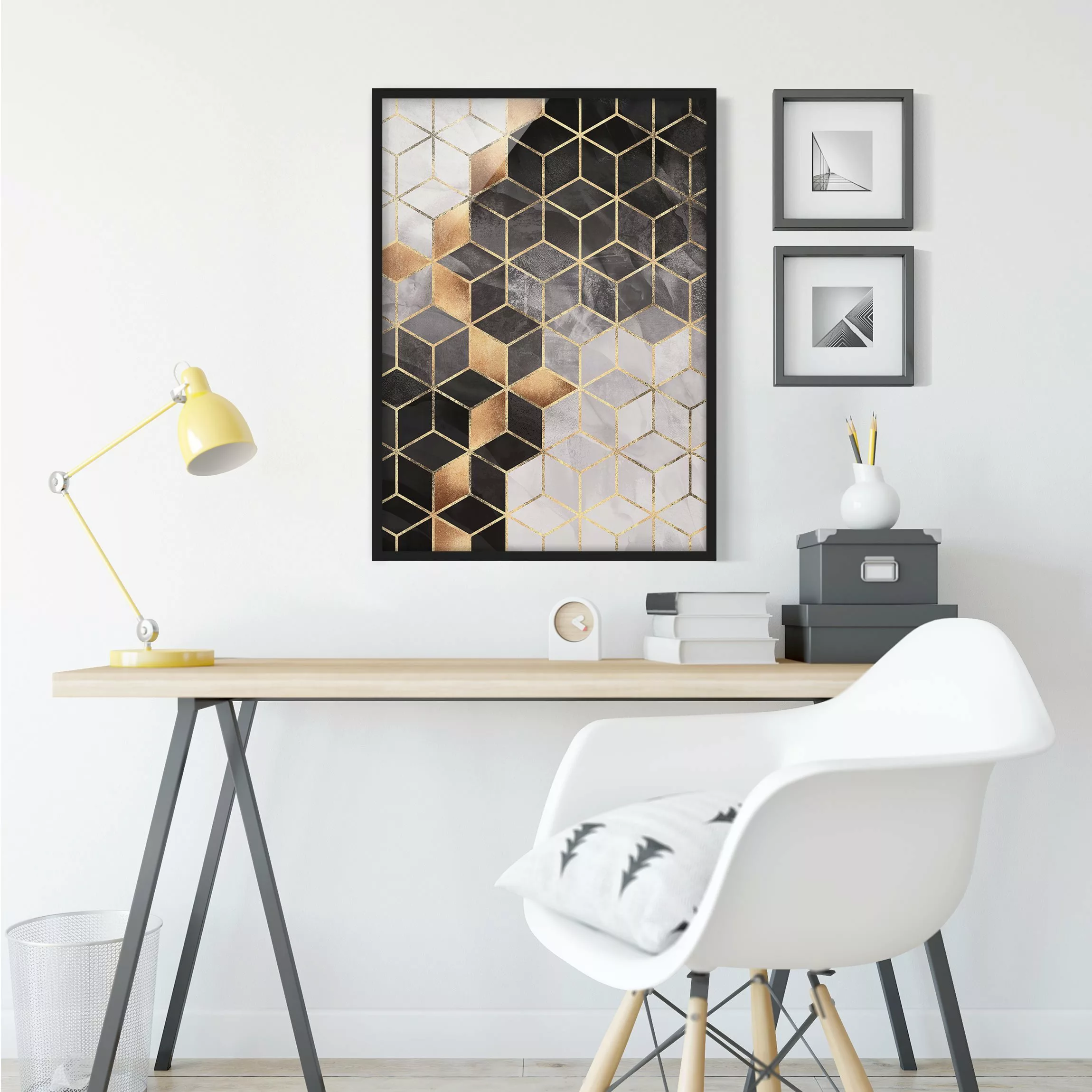 Bild mit Rahmen Abstrakt - Hochformat Schwarz Weiß goldene Geometrie günstig online kaufen