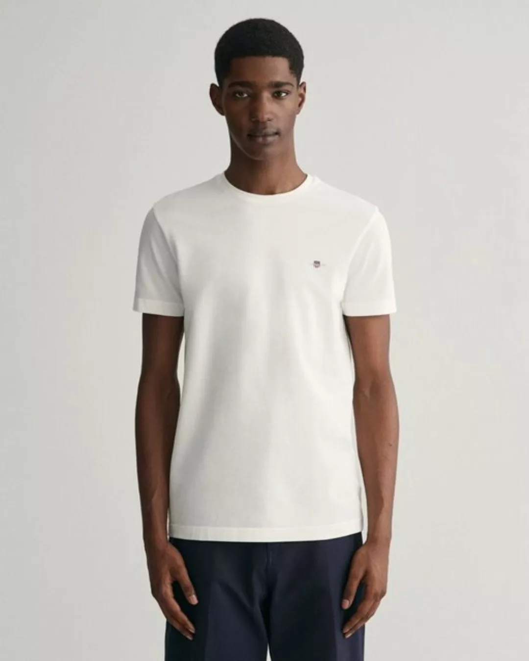 Gant T-Shirt SLIM PIQUE SS T-SHIRT aufgestickte GANT-Wappengrafik auf der B günstig online kaufen