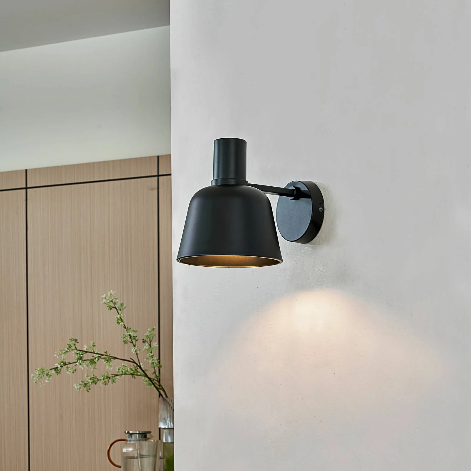 Lucande Servan Wandlampe aus schwarzem Eisen günstig online kaufen