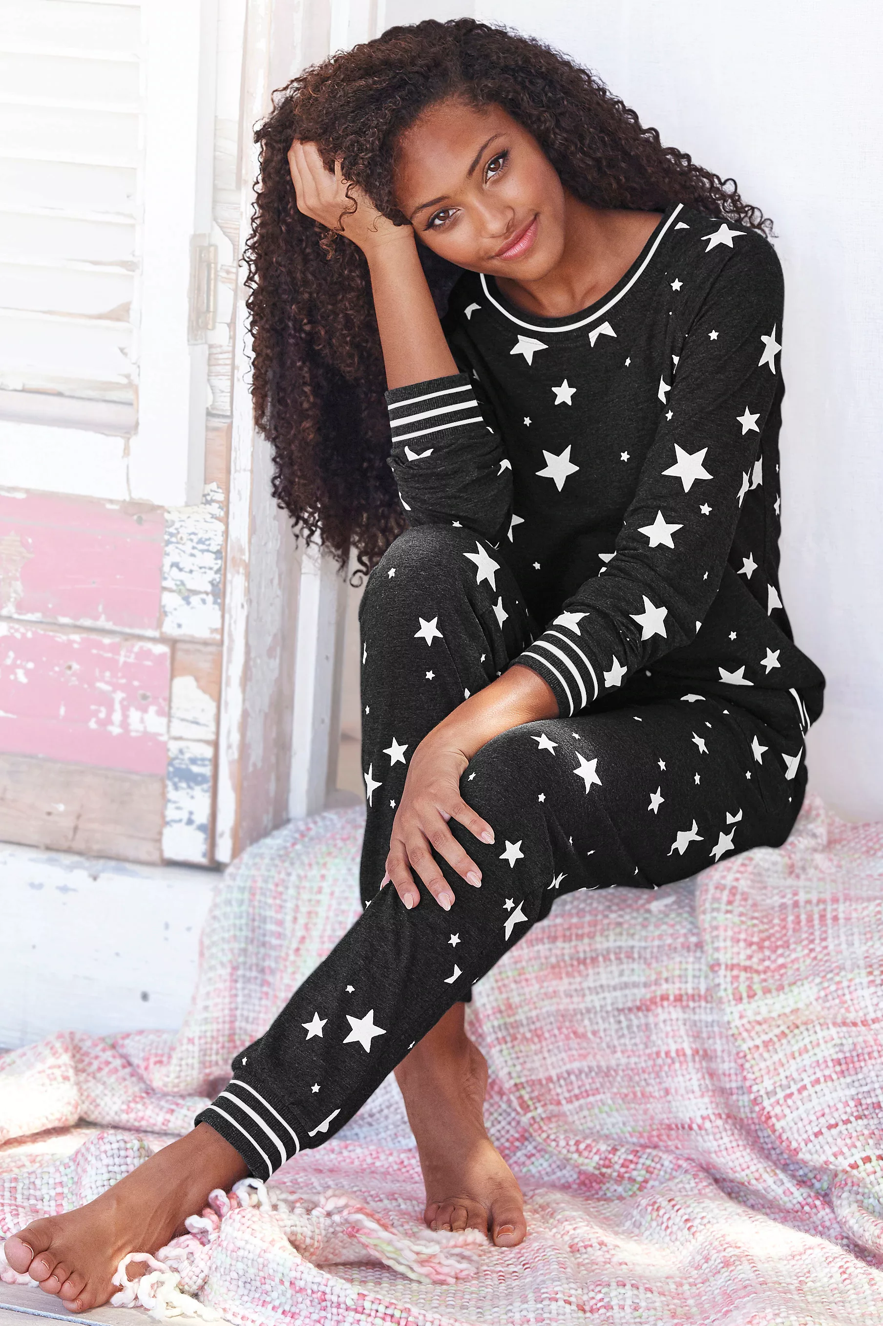 Vivance Dreams Pyjama, (2 tlg.), mit Sternedruck günstig online kaufen