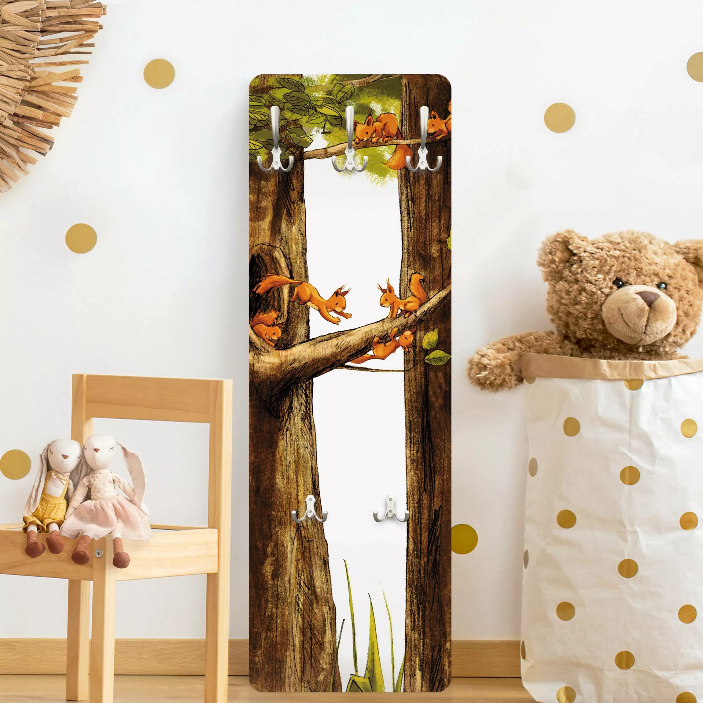Wandgarderobe Holzpaneel Kinderzimmer Zuhause der Einhörnchen günstig online kaufen