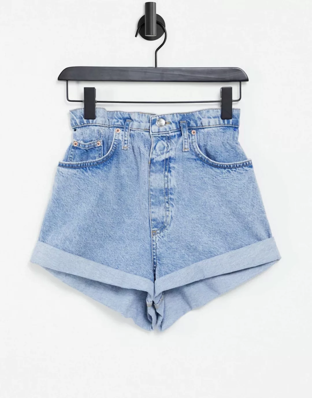 ASOS DESIGN – Jeansshorts mit Paperbag-Taille in heller Waschung-Blau günstig online kaufen
