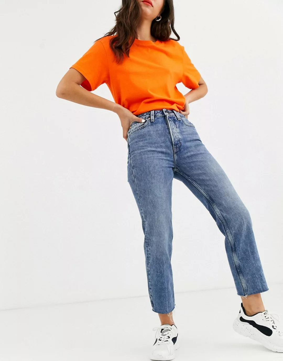 Only – Kurz geschnittene Jeans mit geradem Bein und hoher Taille in Blau günstig online kaufen