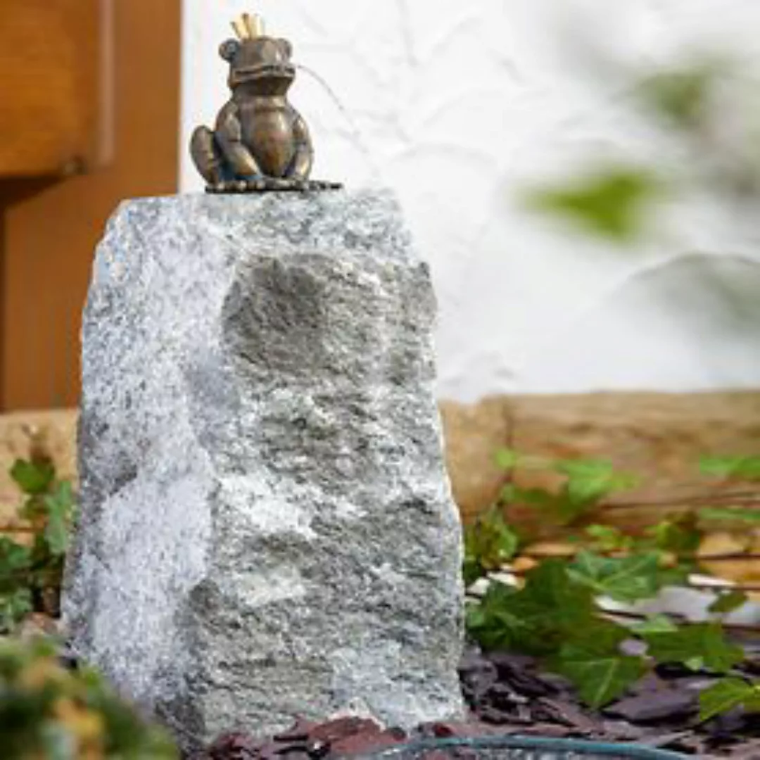 Skulptur Froschkönig 'Otto' mit Granitstele günstig online kaufen