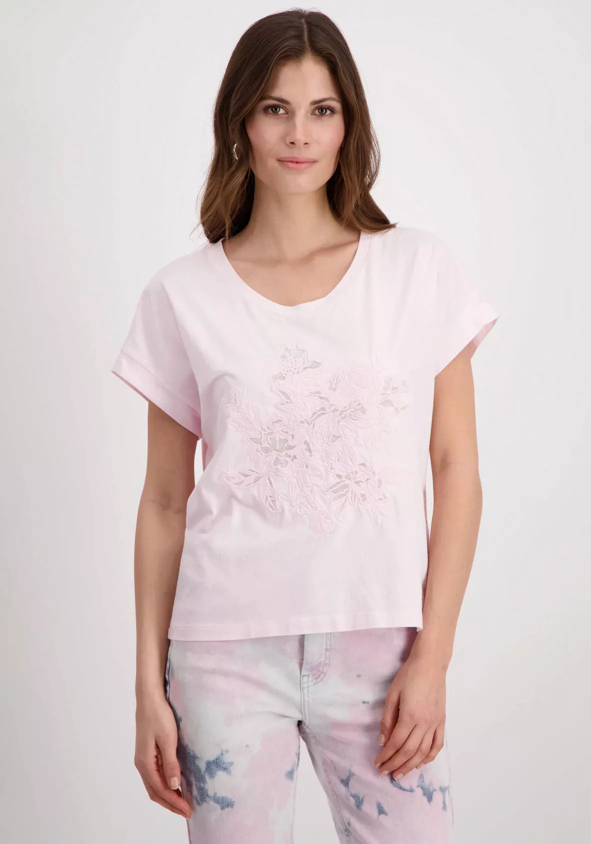 Monari Rundhalsshirt, mit gestickten Blumen günstig online kaufen