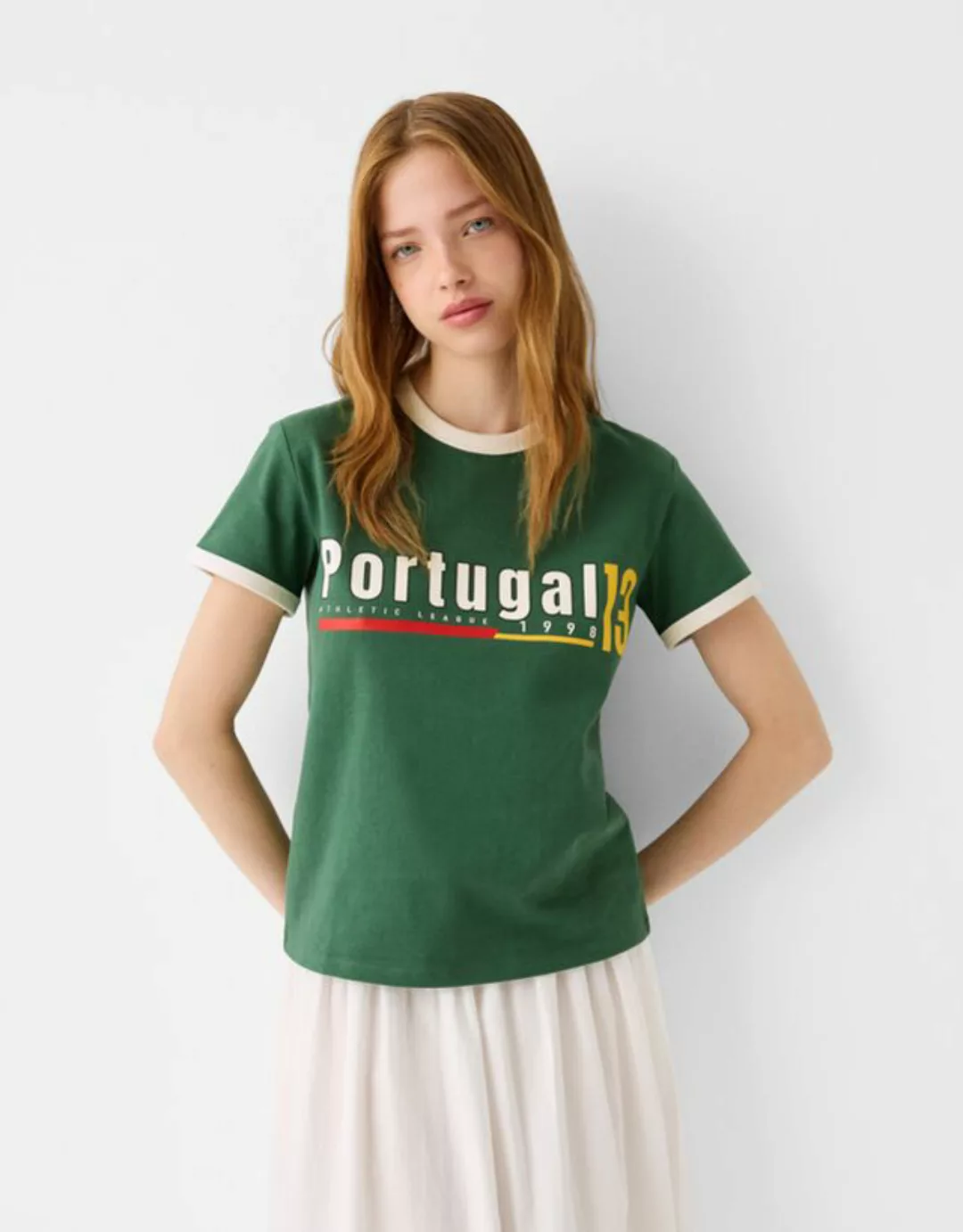 Bershka Sportliches Kurzarm-T-Shirt Mit Kontrasten Damen L Grün günstig online kaufen