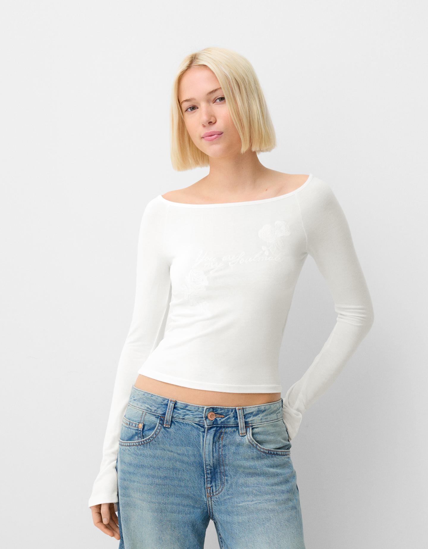 Bershka Langarmshirt Mit Langen Ärmeln Bateau-Ausschnitt Und Stickerei Dame günstig online kaufen