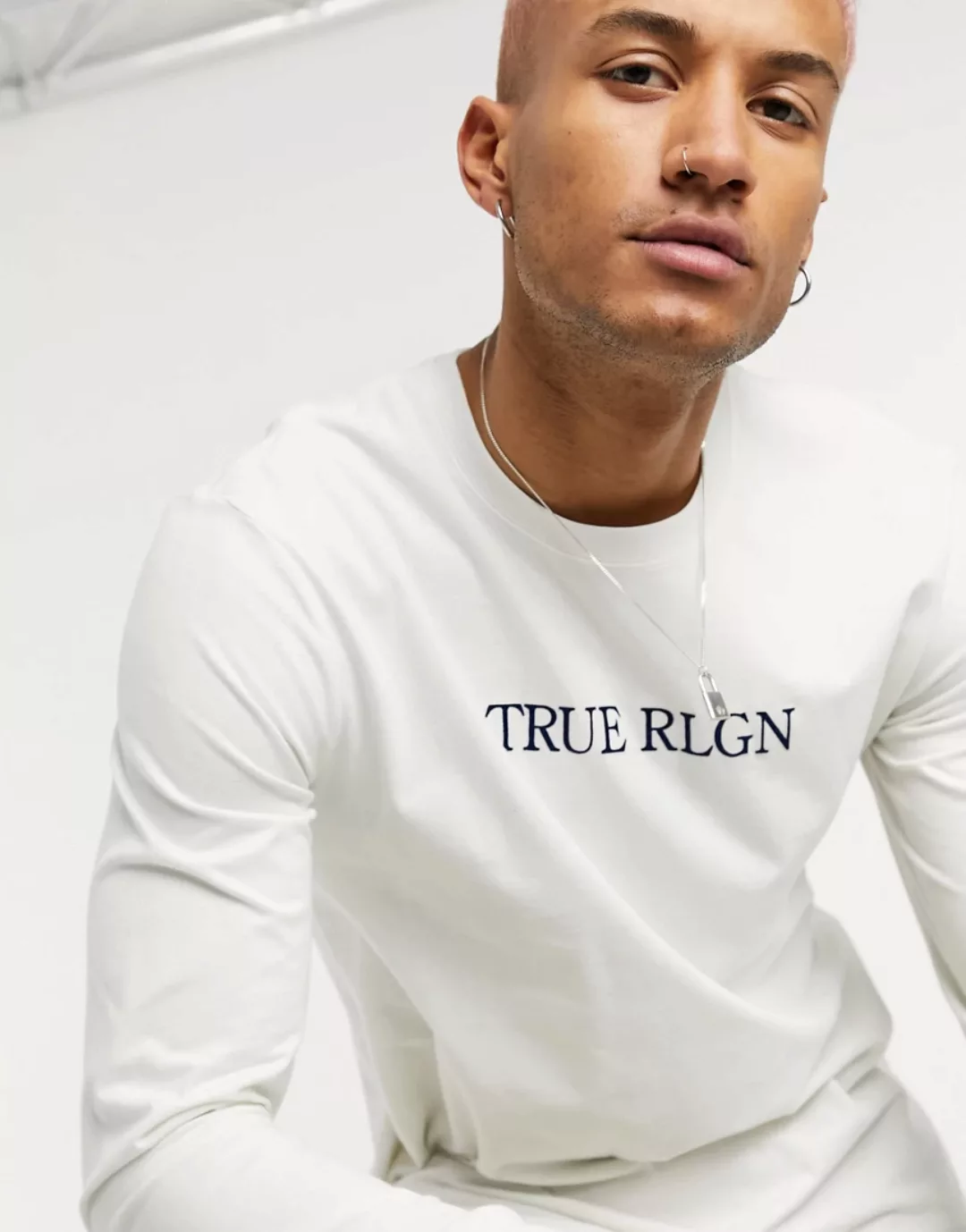 True Religion – Langärmliges Shirt mit Rundhalsausschnitt-Grau günstig online kaufen