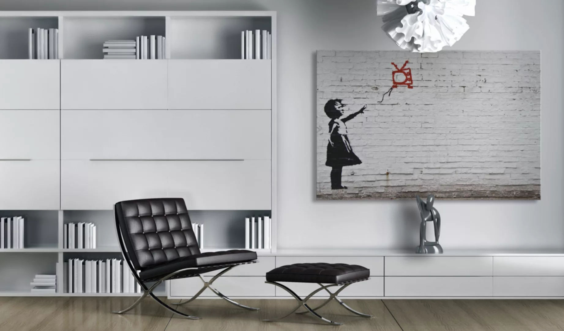 Wandbild - Mädchen Mit Fernseher (banksy) günstig online kaufen