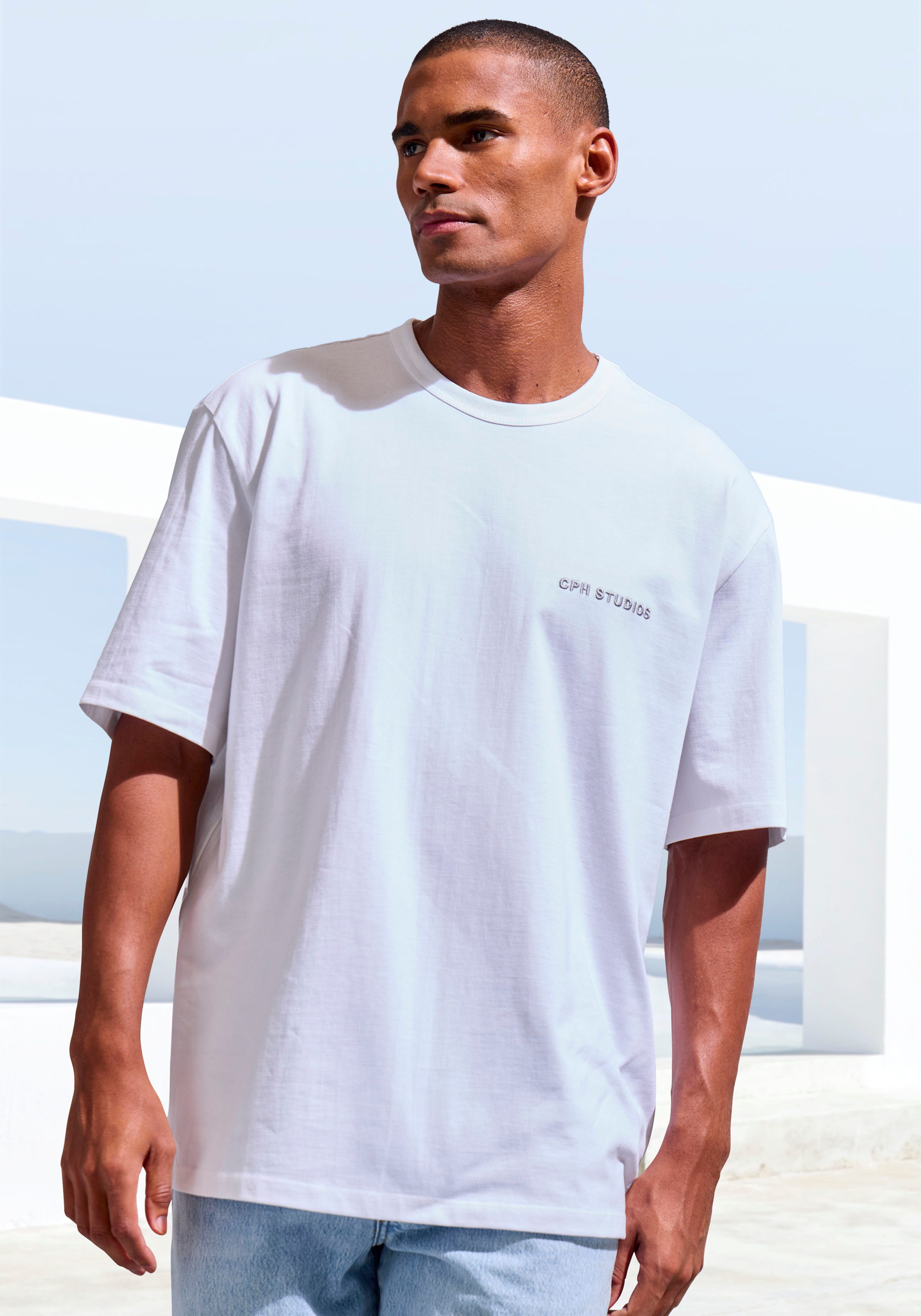 Copenhagen Studios T-Shirt "mit hochwertiger Logostickerei", Loose-fit, Ove günstig online kaufen