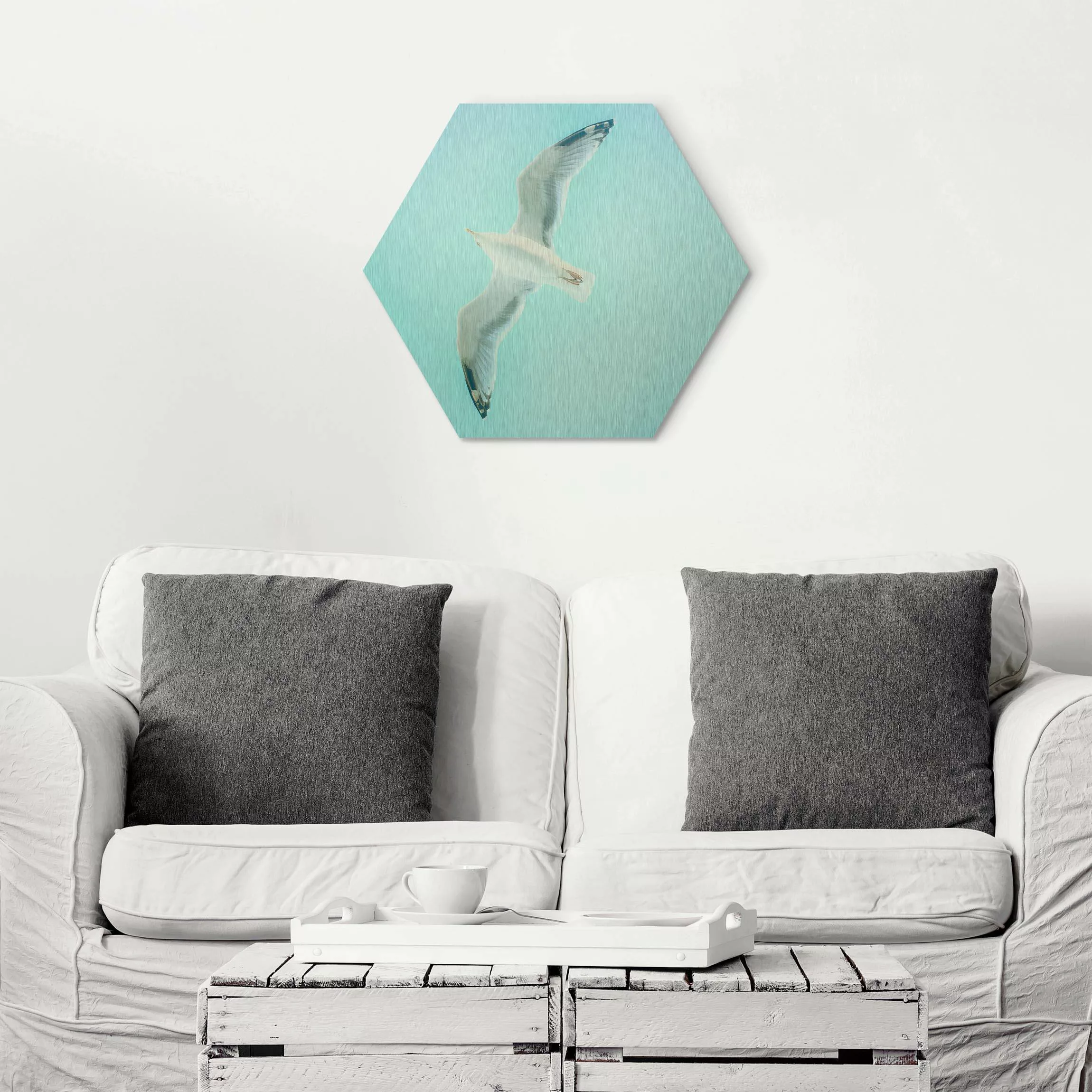 Hexagon-Alu-Dibond Bild Blauer Himmel mit Möwe günstig online kaufen