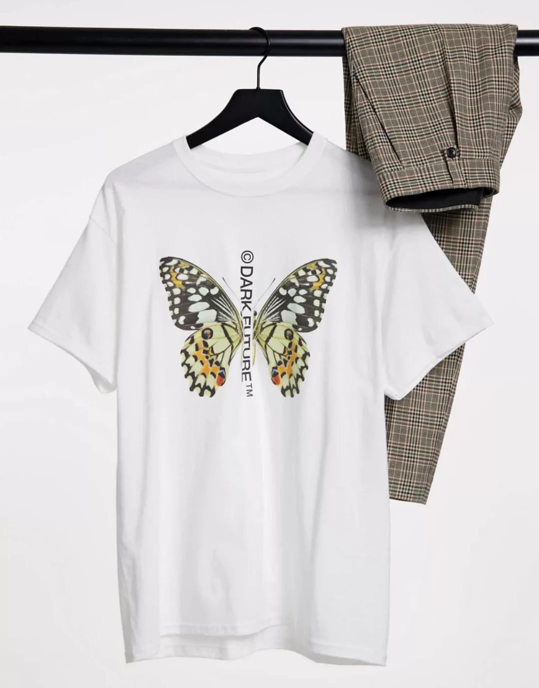 ASOS – Dark Future – Weißes T-Shirt mit Schmetterlingsprint und Logo günstig online kaufen