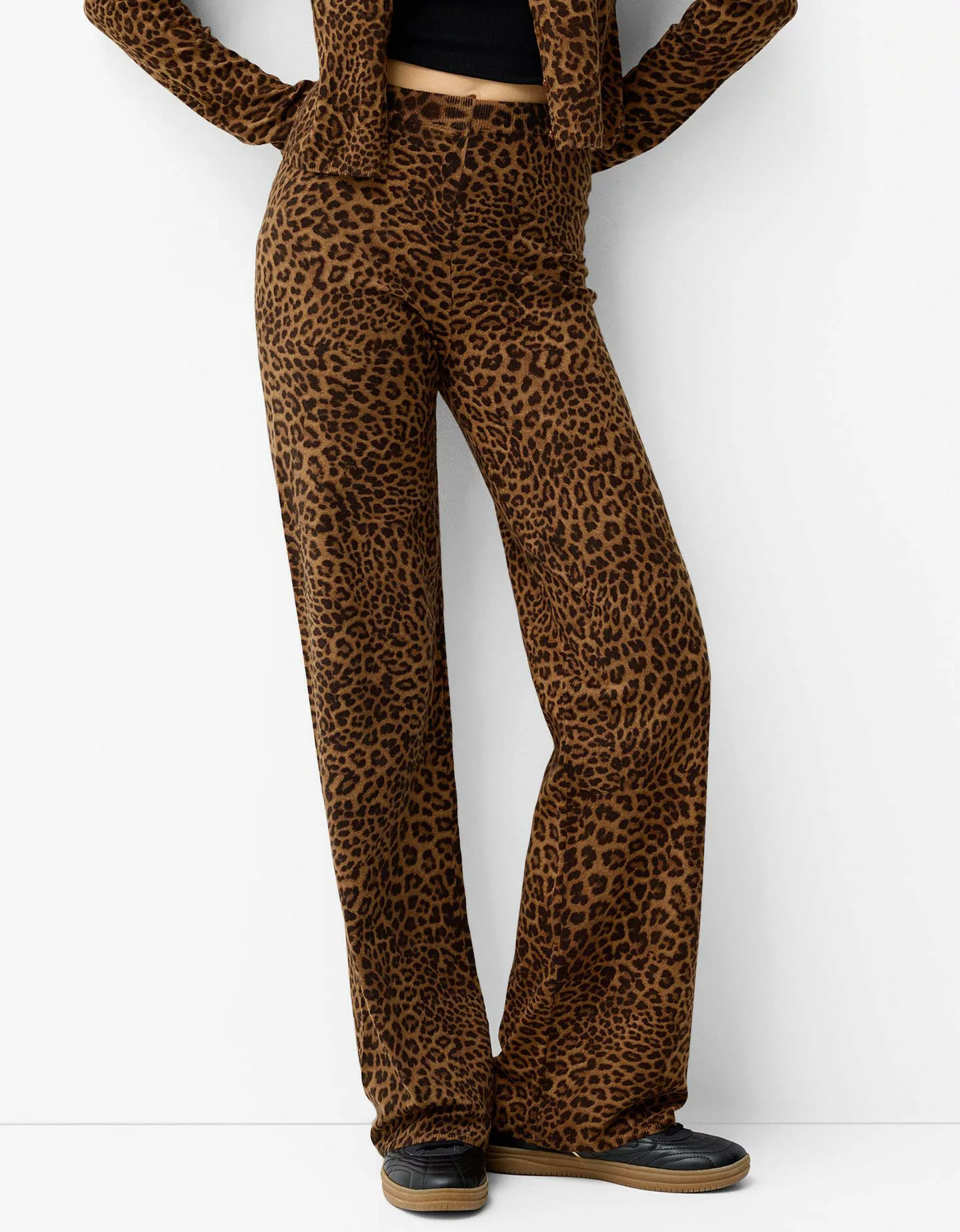 Bershka Hose Straight-Leg Animalprint Damen M Braun günstig online kaufen