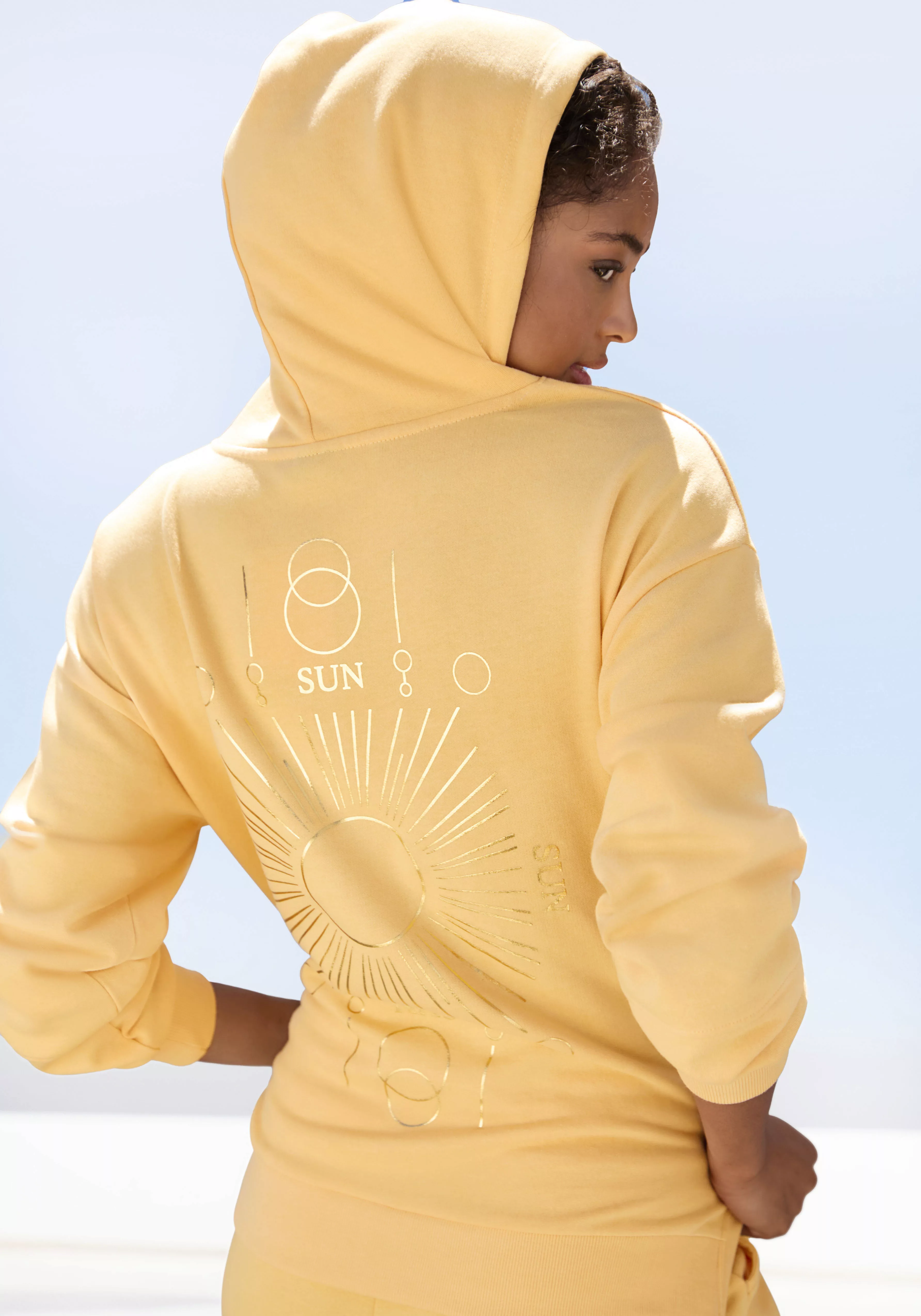 Buffalo Hoodie, Kapuzensweatshirt mit großem Rückenprint- mit Glanz-Effekt, günstig online kaufen