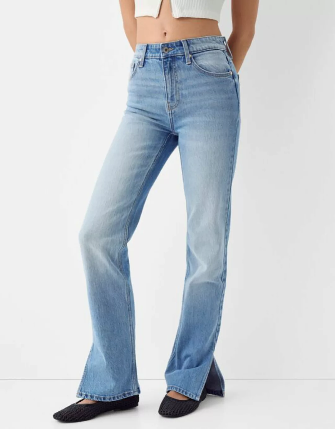 Bershka Bequeme Jeans-Schlaghose Mit Seitlichem Schlitz Damen 34 Ausgewasch günstig online kaufen