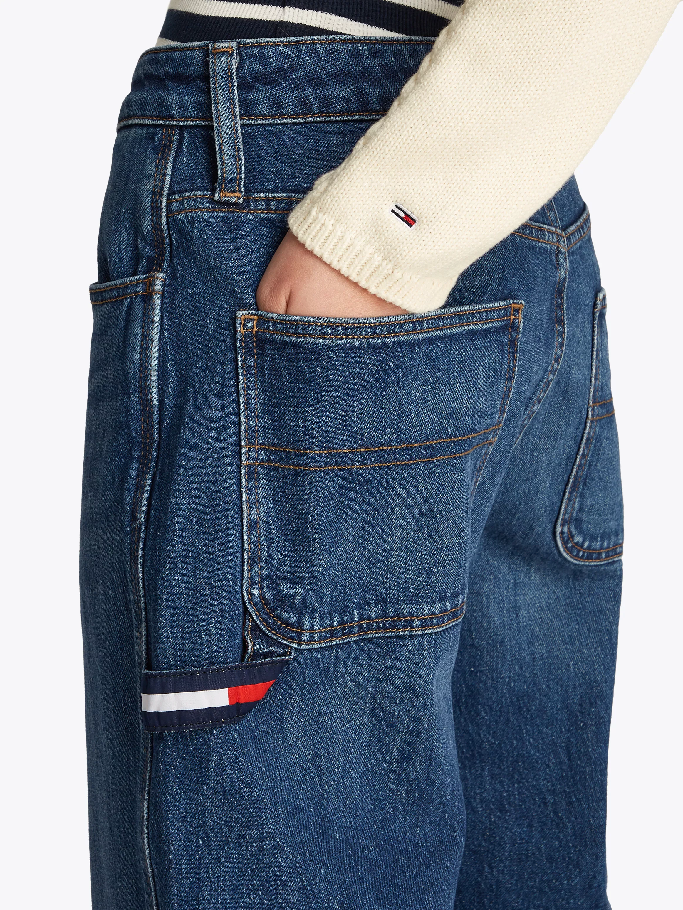 Tommy Jeans Relax-fit-Jeans "Mia Mid Rise Relaxed Straight", in blauer Wasc günstig online kaufen