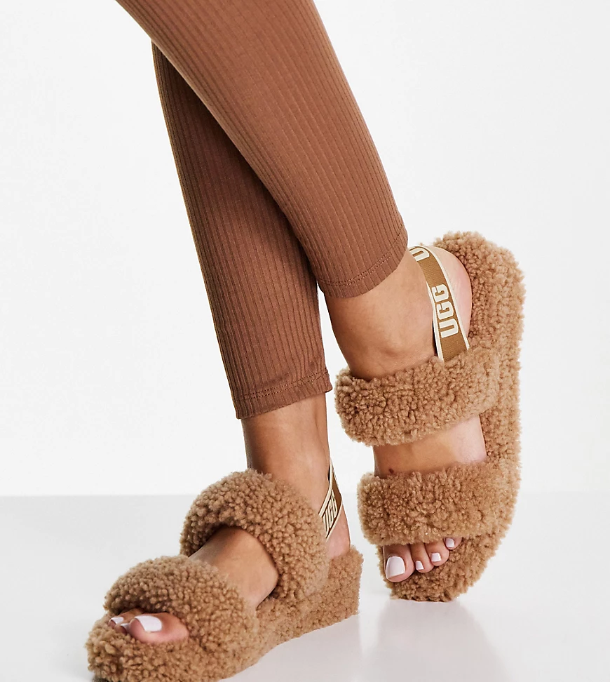 UGG – Exclusive Oh Yeah – Flache Sandalen aus Teddyfell in Kastanienbraun m günstig online kaufen
