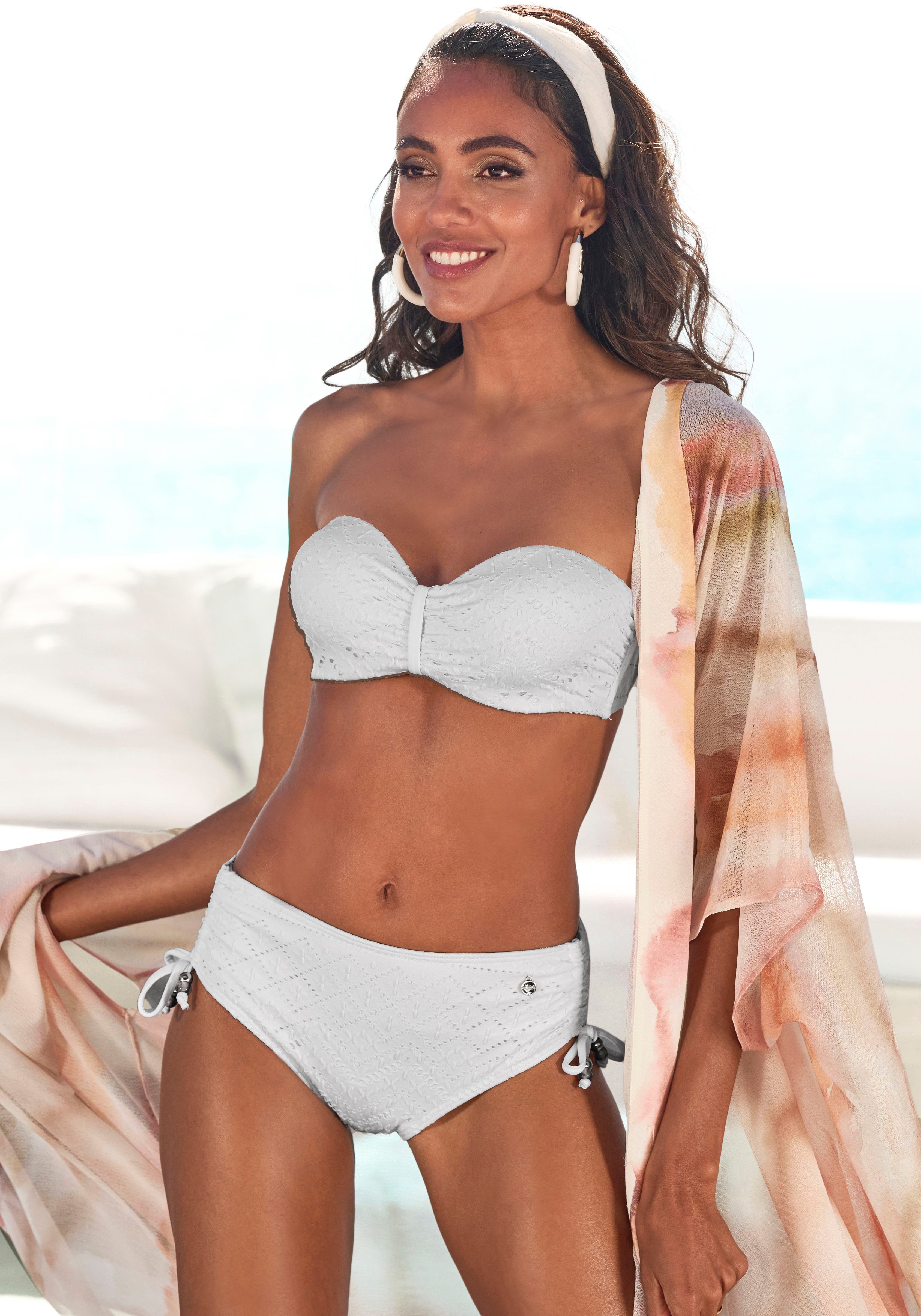 LASCANA Bikini-Hose Omara mit Lochstickerei günstig online kaufen