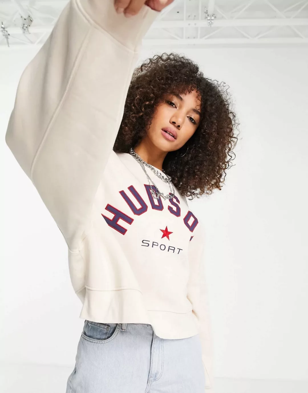Topshop – Hudson – Sweatshirt in Ecru mit Stickerei-Neutral günstig online kaufen