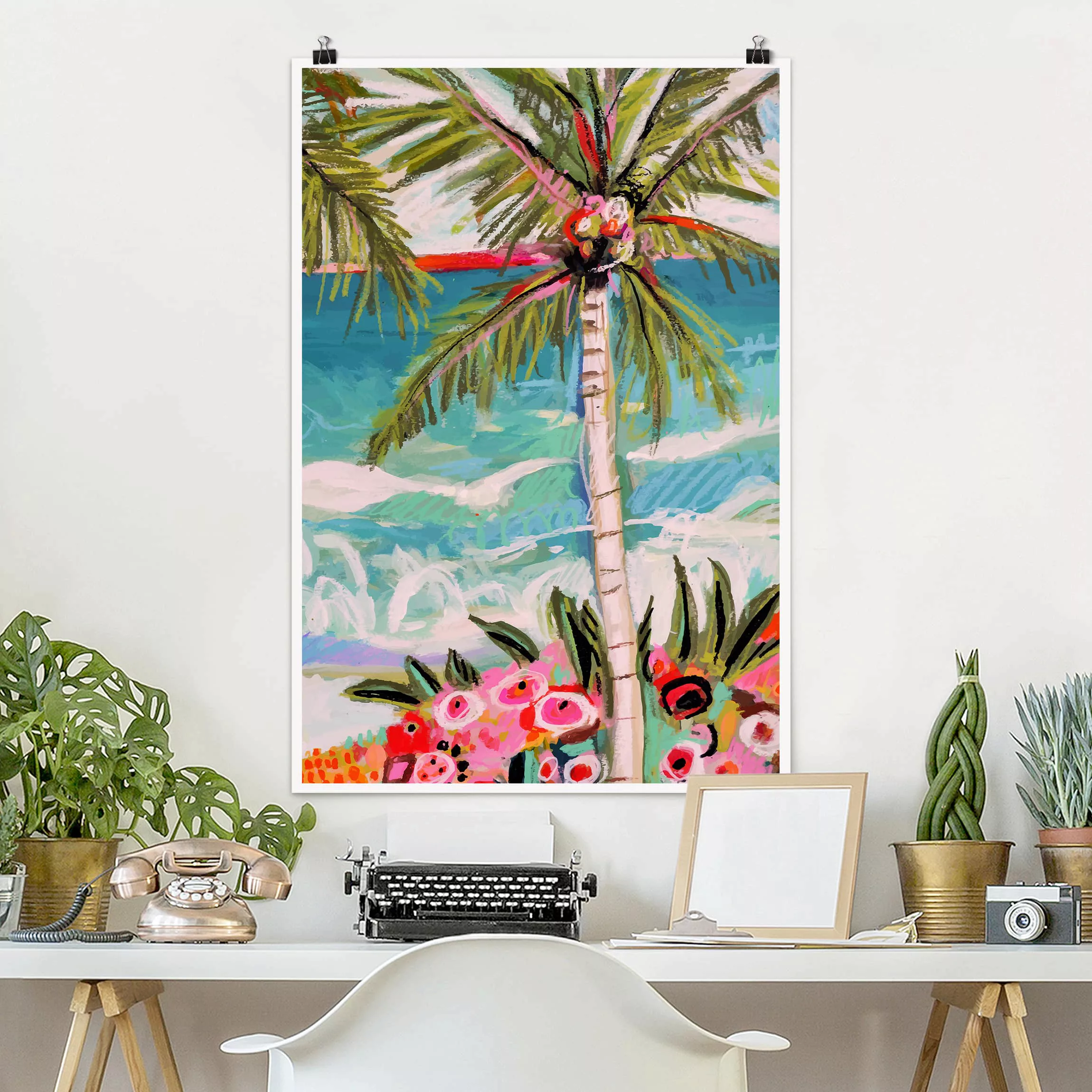 Poster Natur & Landschaft - Hochformat Palme mit pinken Blumen II günstig online kaufen