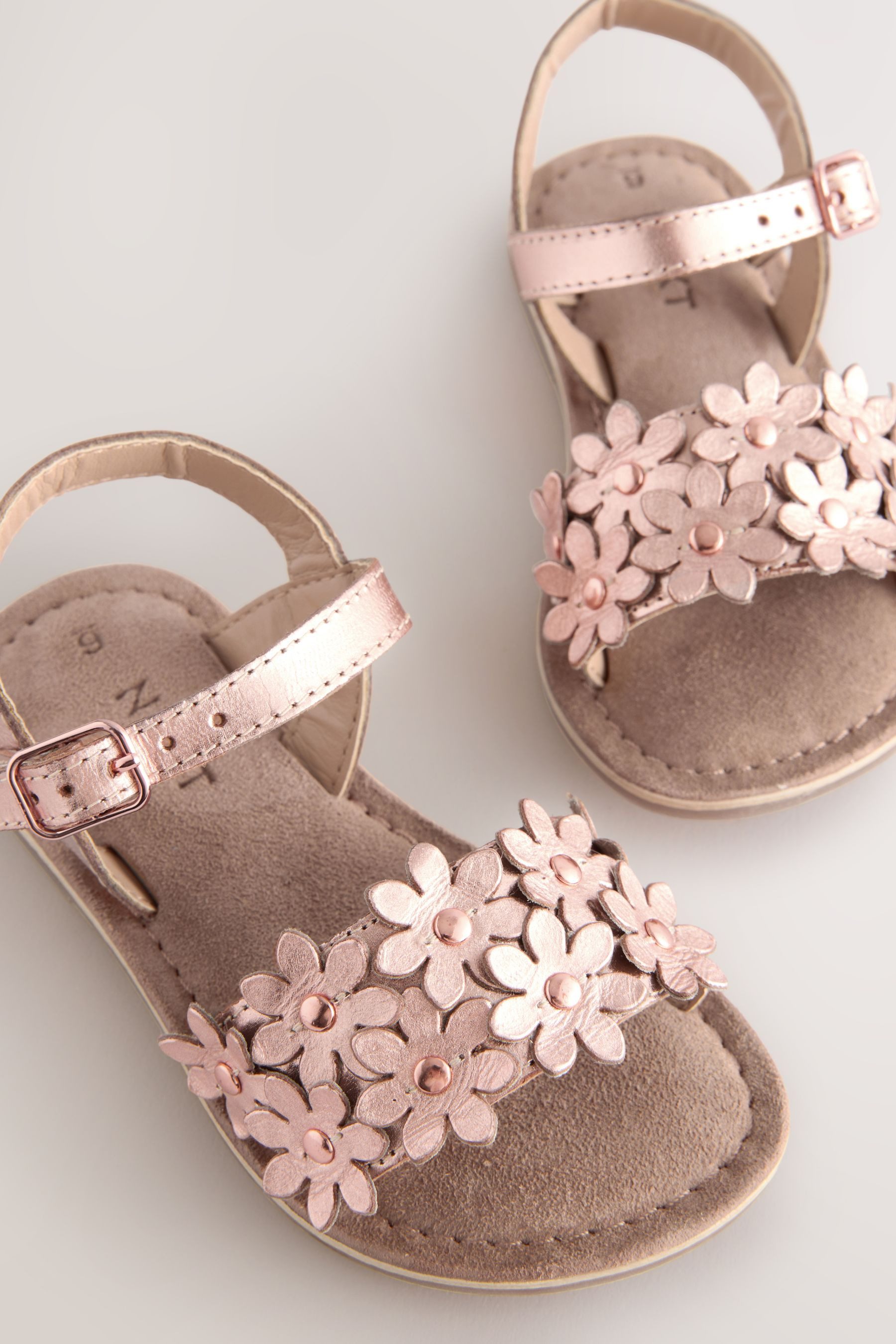 Next Ledersandalen mit Blütenschmuck Sandale (1-tlg) günstig online kaufen