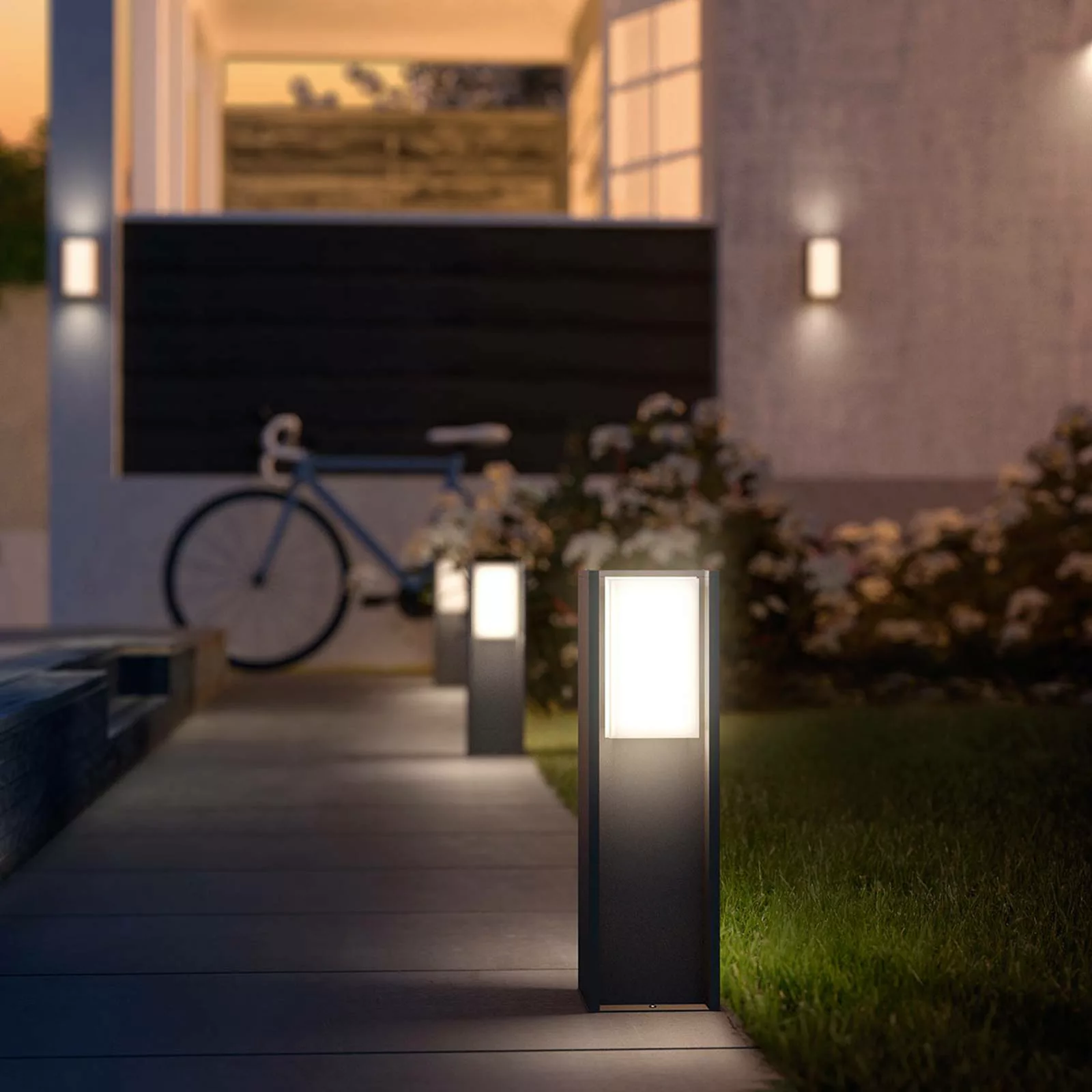 Philips Hue White Turaco LED-Sockellampe steuerbar günstig online kaufen
