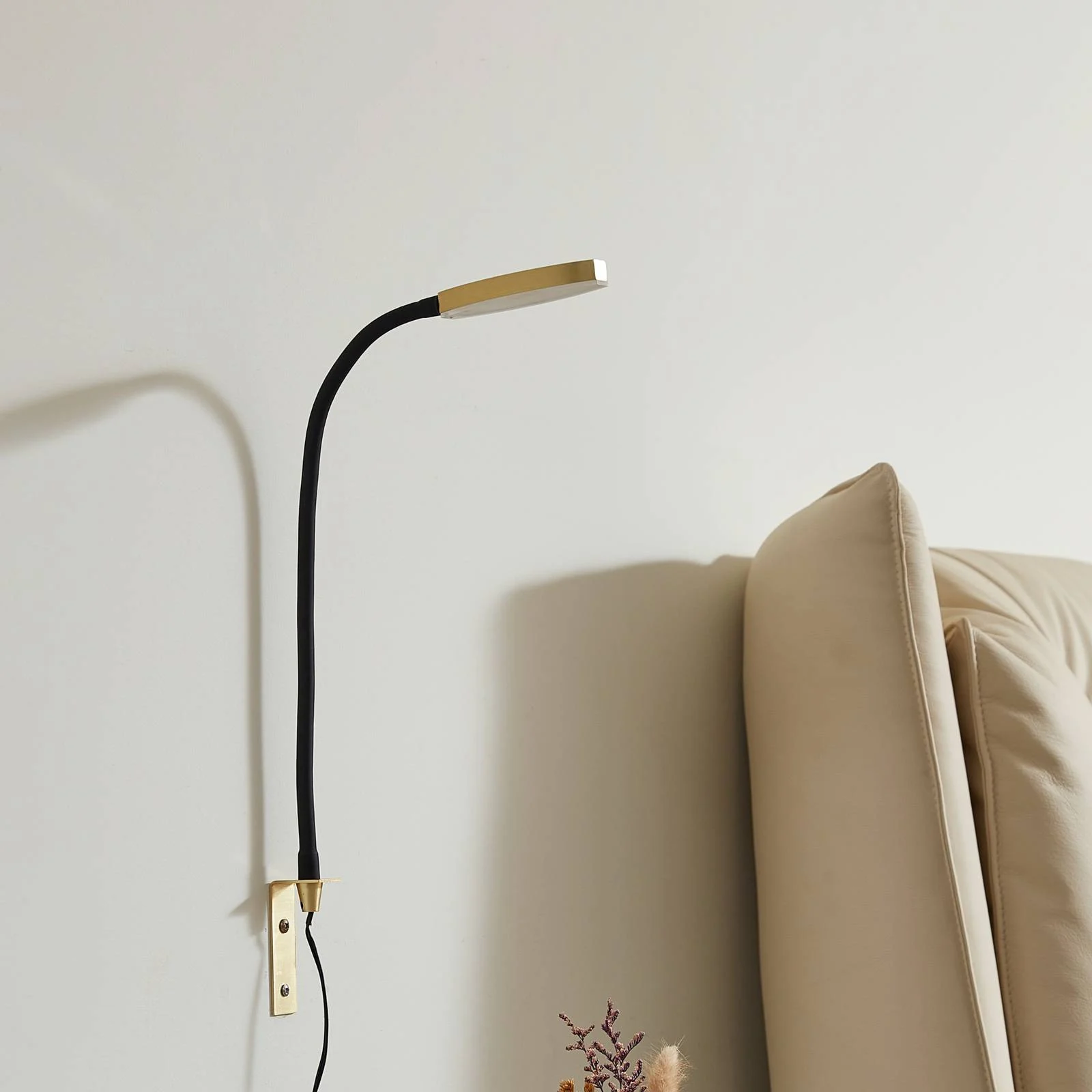 Lindby Flexola LED-Leselampe, gold, Kopf rund günstig online kaufen