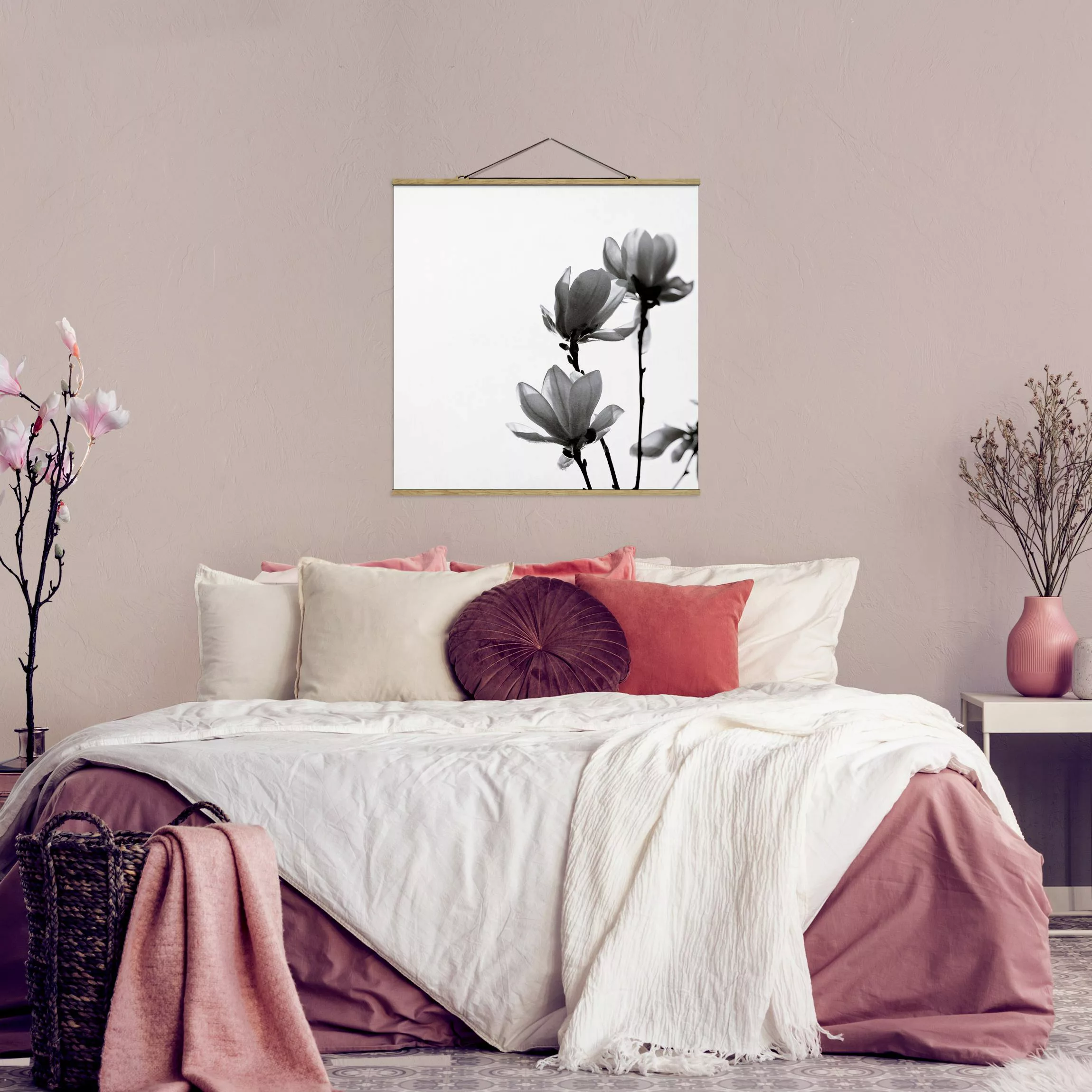 Stoffbild mit Posterleisten Frühlingsbote Magnolie Schwarz Weiß günstig online kaufen