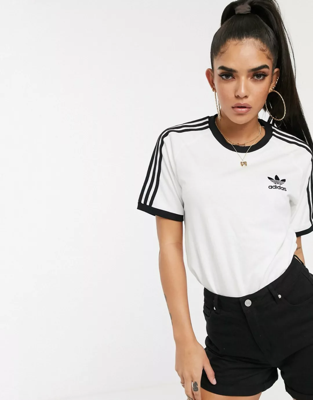 adidas Originals – adicolor – Weißes T-Shirt mit drei Streifen günstig online kaufen