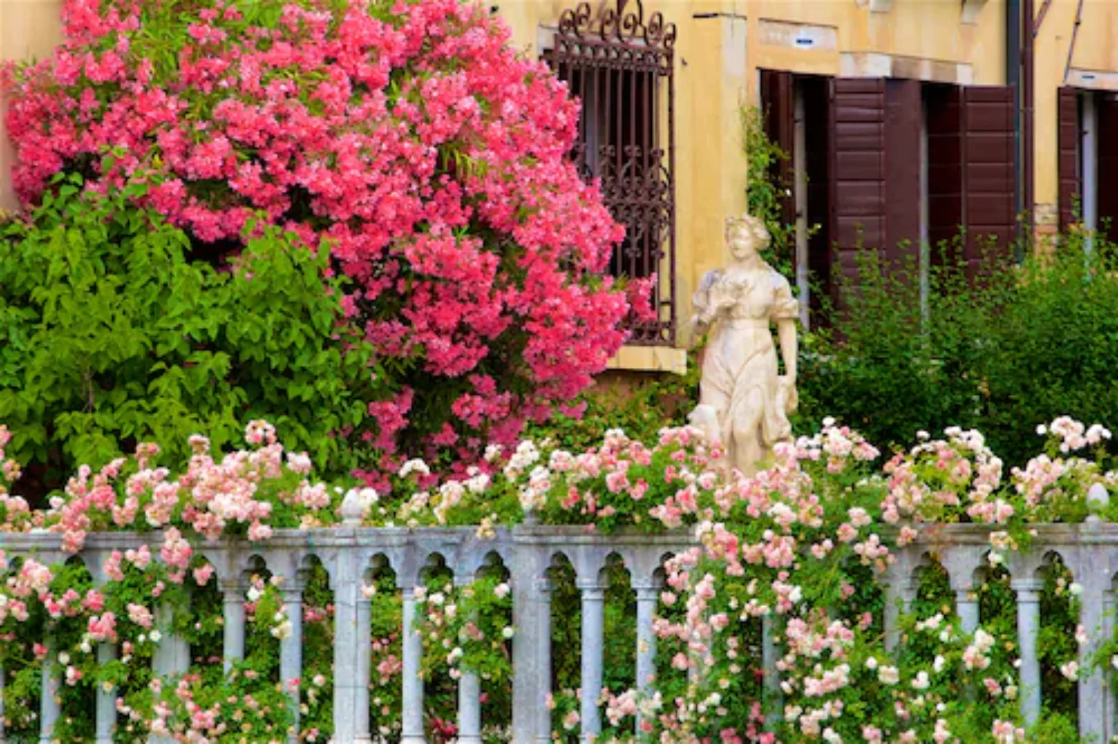 Papermoon Fototapete »GARTEN-BLUMEN BÄUME PFLANZEN STEINE WALD PERGOLA BLÜT günstig online kaufen