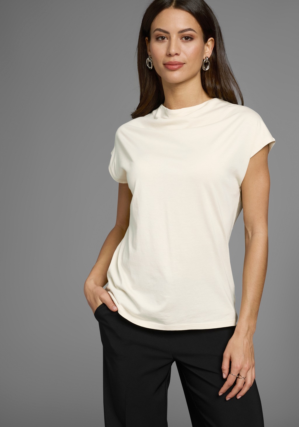 HECHTER PARIS T-Shirt, ärmellos, figurumspielende Passform, mit Wasserfallk günstig online kaufen