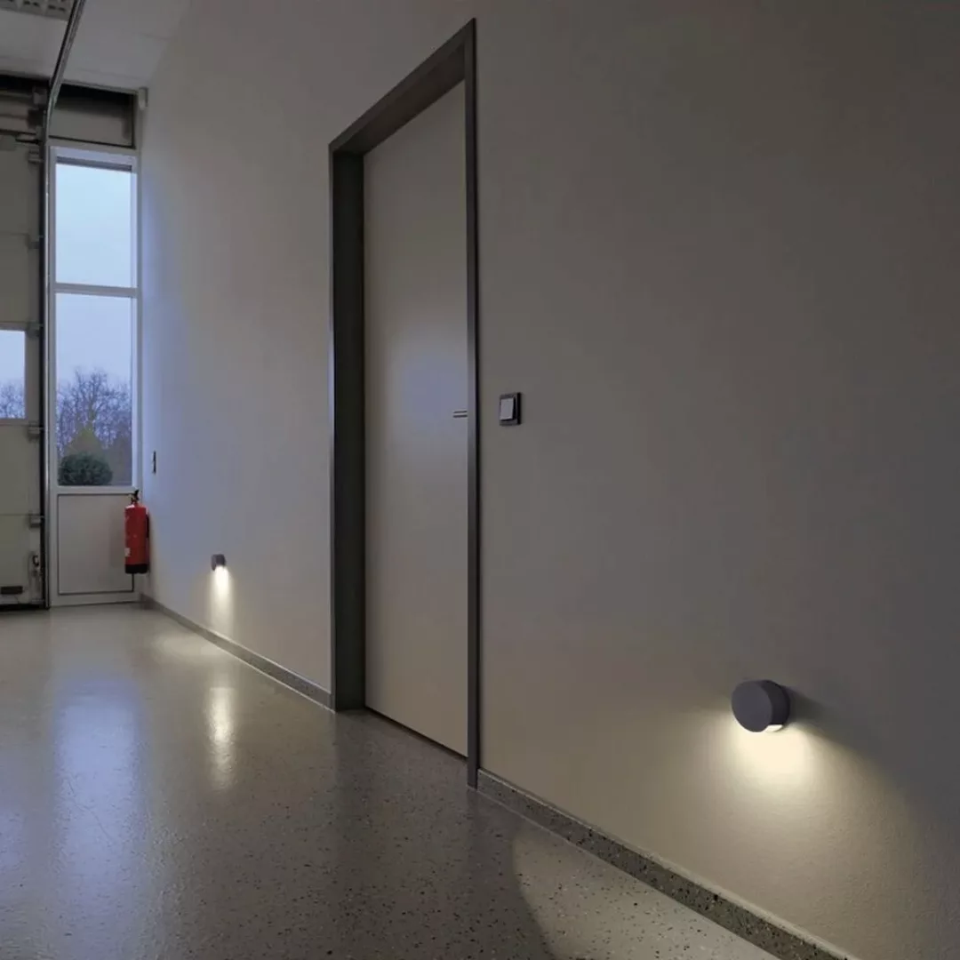 Outdoor LED Wandaufbauleuchte Pema, 3000 K, warmweiß, rund, silbergrau günstig online kaufen