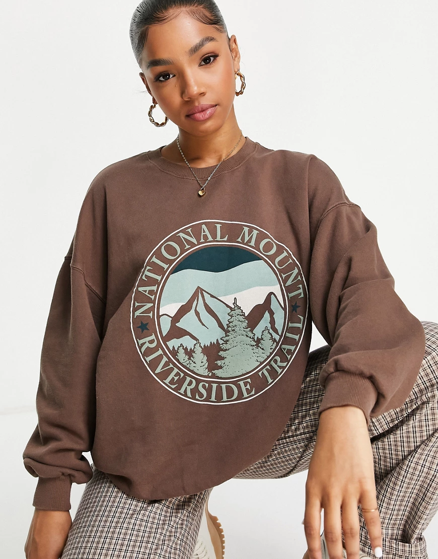 Pull&Bear – Sweatshirt mit Schriftzug in Braun günstig online kaufen