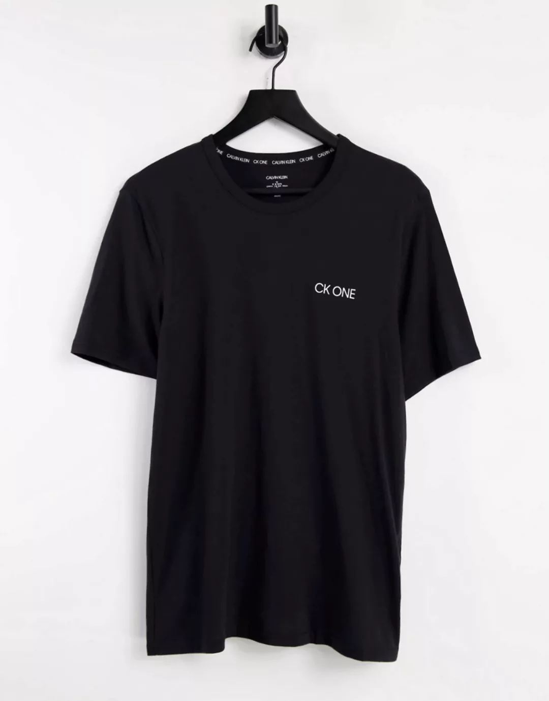 CK One – T-Shirt in Schwarz mit Rundhalsausschnitt günstig online kaufen