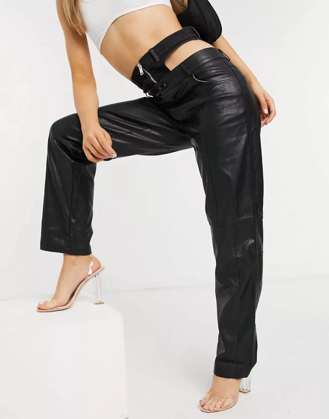 The Kript – Hose aus Kunstleder mit geradem Bein und Detail mit Reißverschl günstig online kaufen