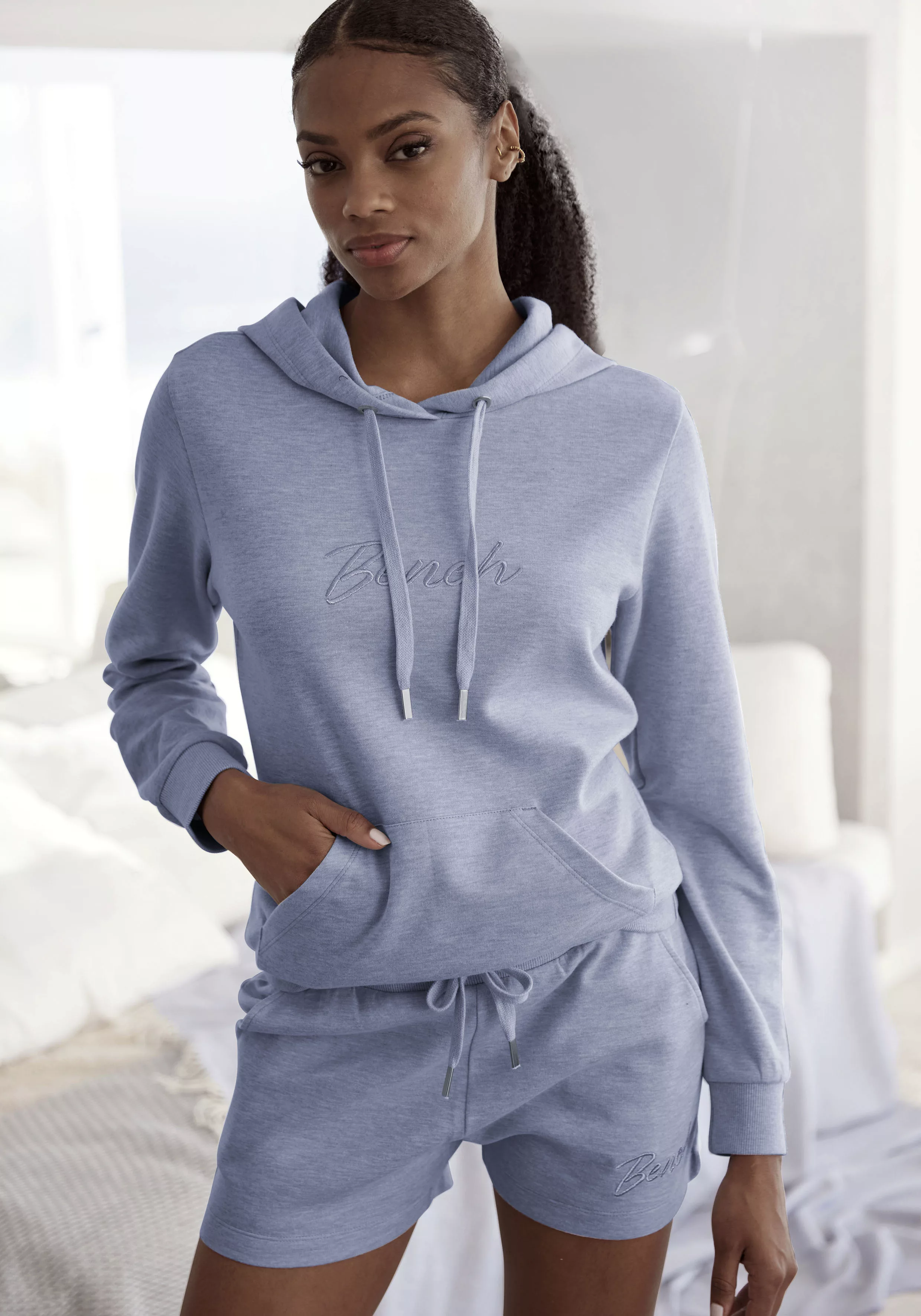 Bench. Loungewear Kapuzensweatshirt -Lounge Hoodie- mit glänzender Logostic günstig online kaufen