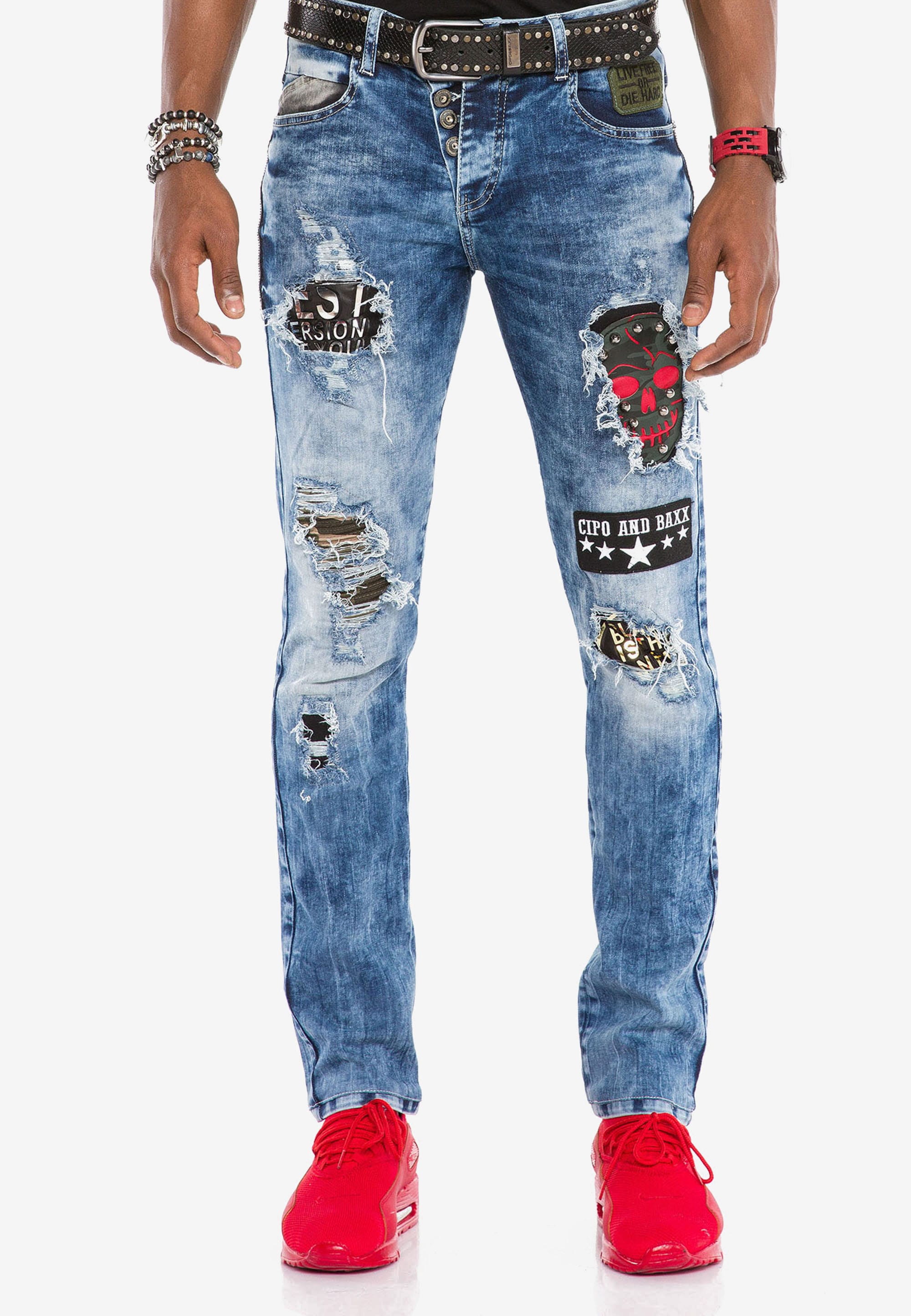 Cipo & Baxx Bequeme Jeans "CD408", mit rockigen Aufnähern günstig online kaufen