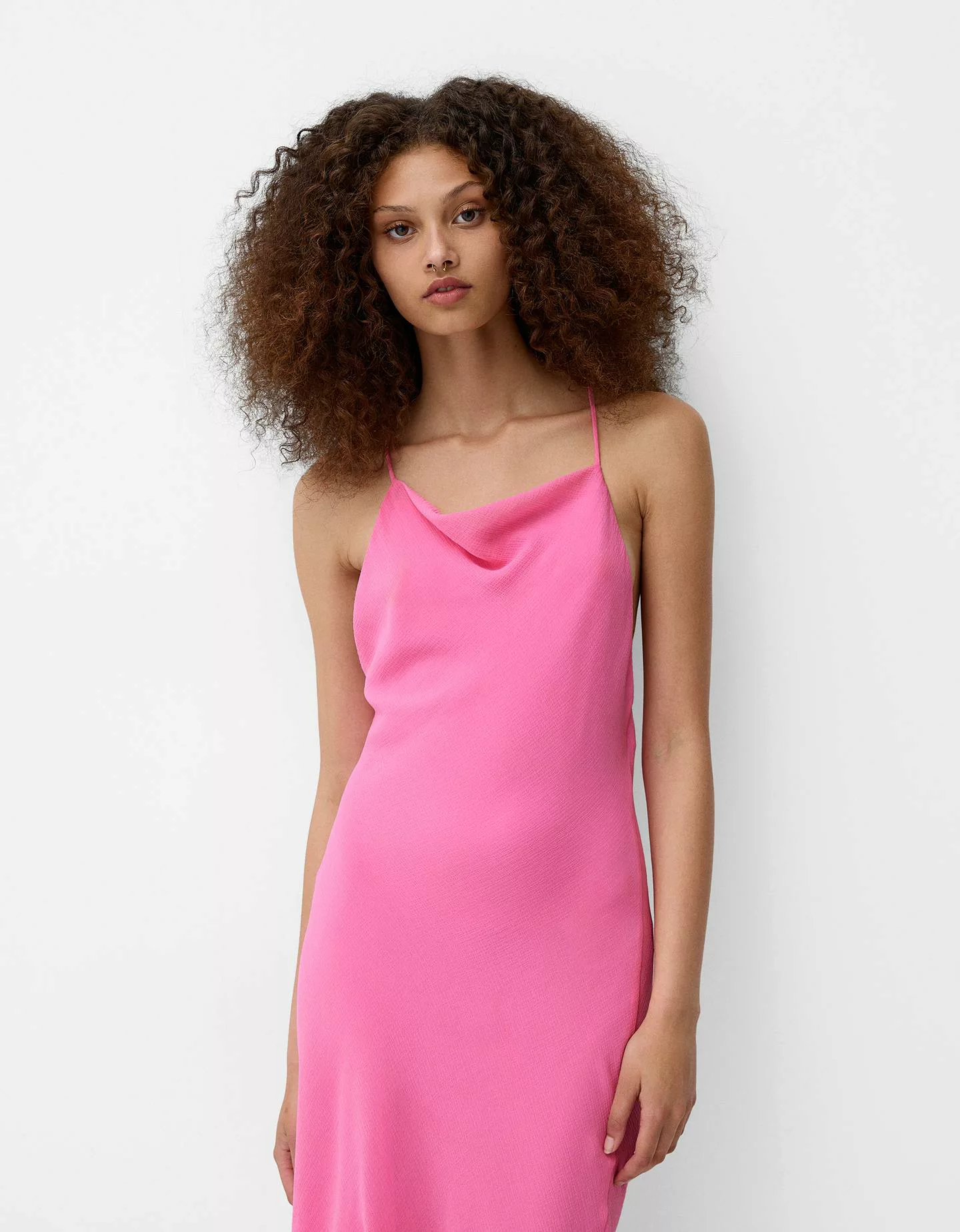 Bershka Asymmetrisches Kleid Mit Volant Damen L Rosa günstig online kaufen