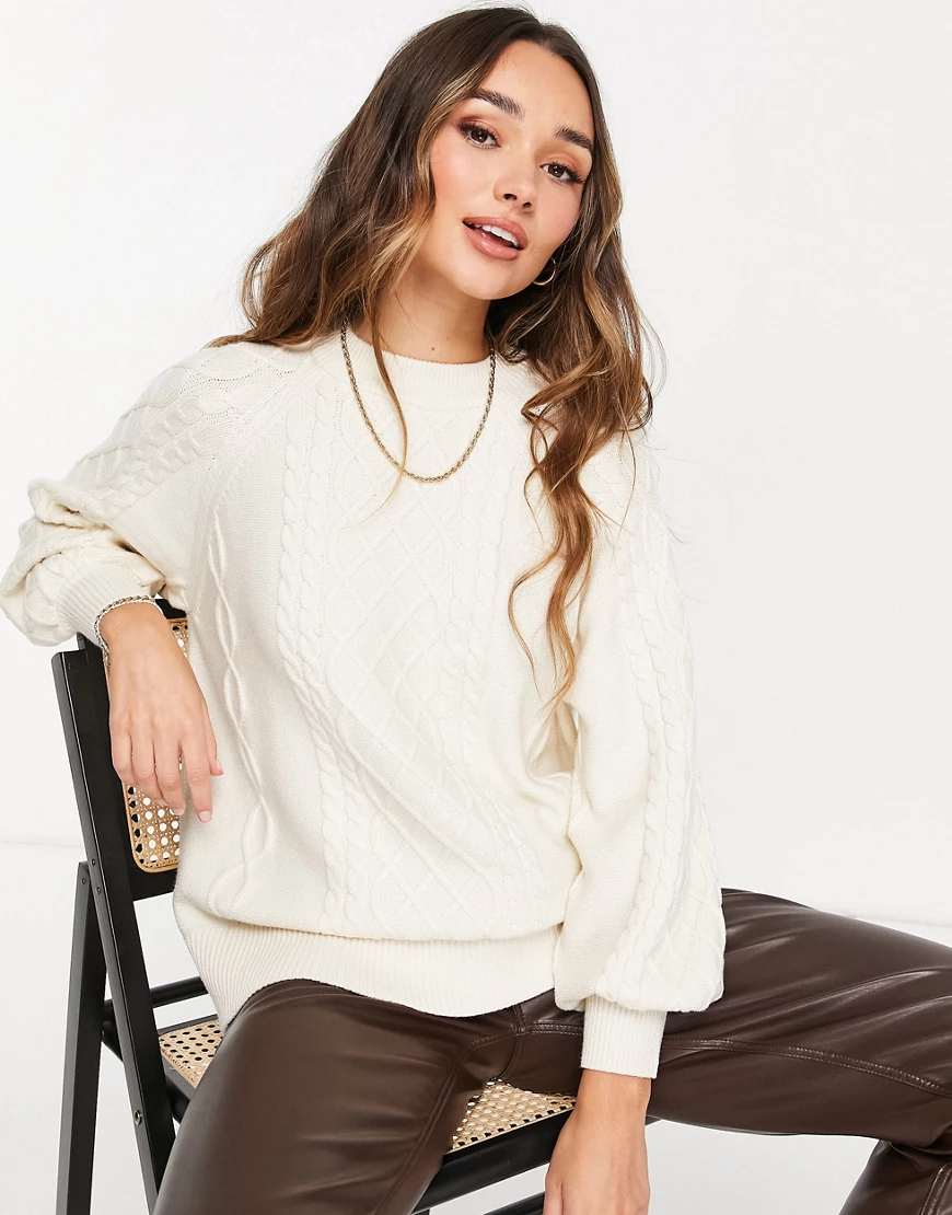 Vero Moda – AWARE – Oversize-Strickpullover in Cremeweiß mit Zopfmuster günstig online kaufen