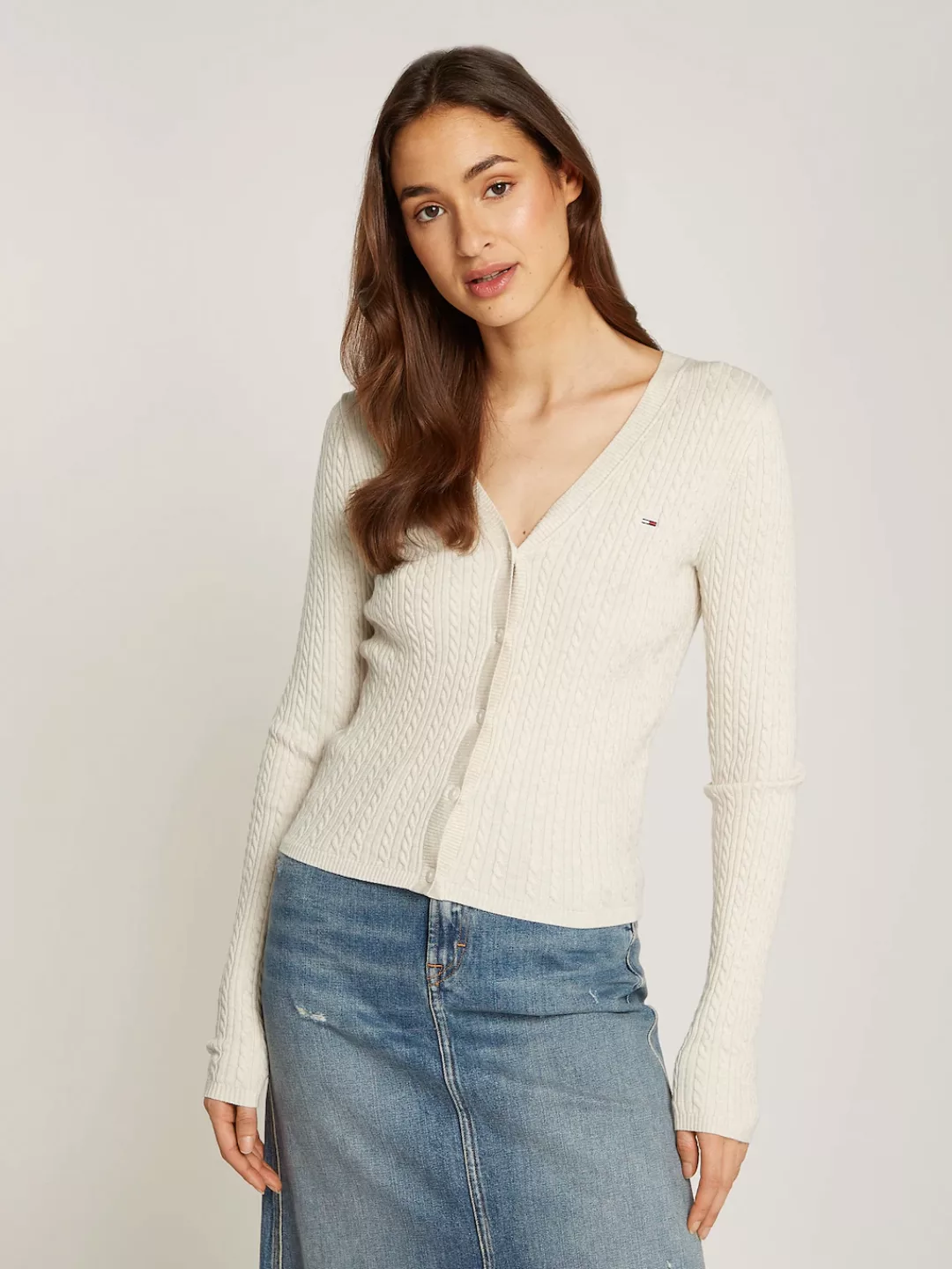 Tommy Jeans Strickjacke "TJW CABLE ESSENTIAL CARDIGAN", mit Zopfmuster, Log günstig online kaufen