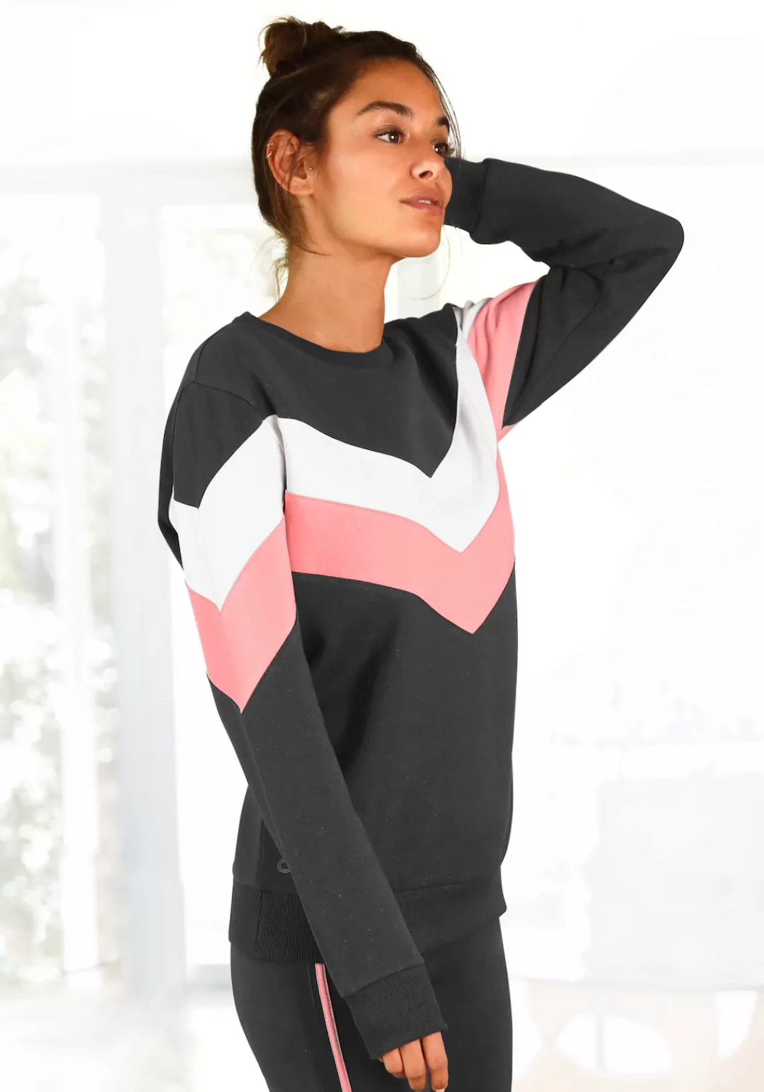 H.I.S Sweatshirt mit Kontraststreifen an Vorderseite und Ärmeln, Loungeanzu günstig online kaufen