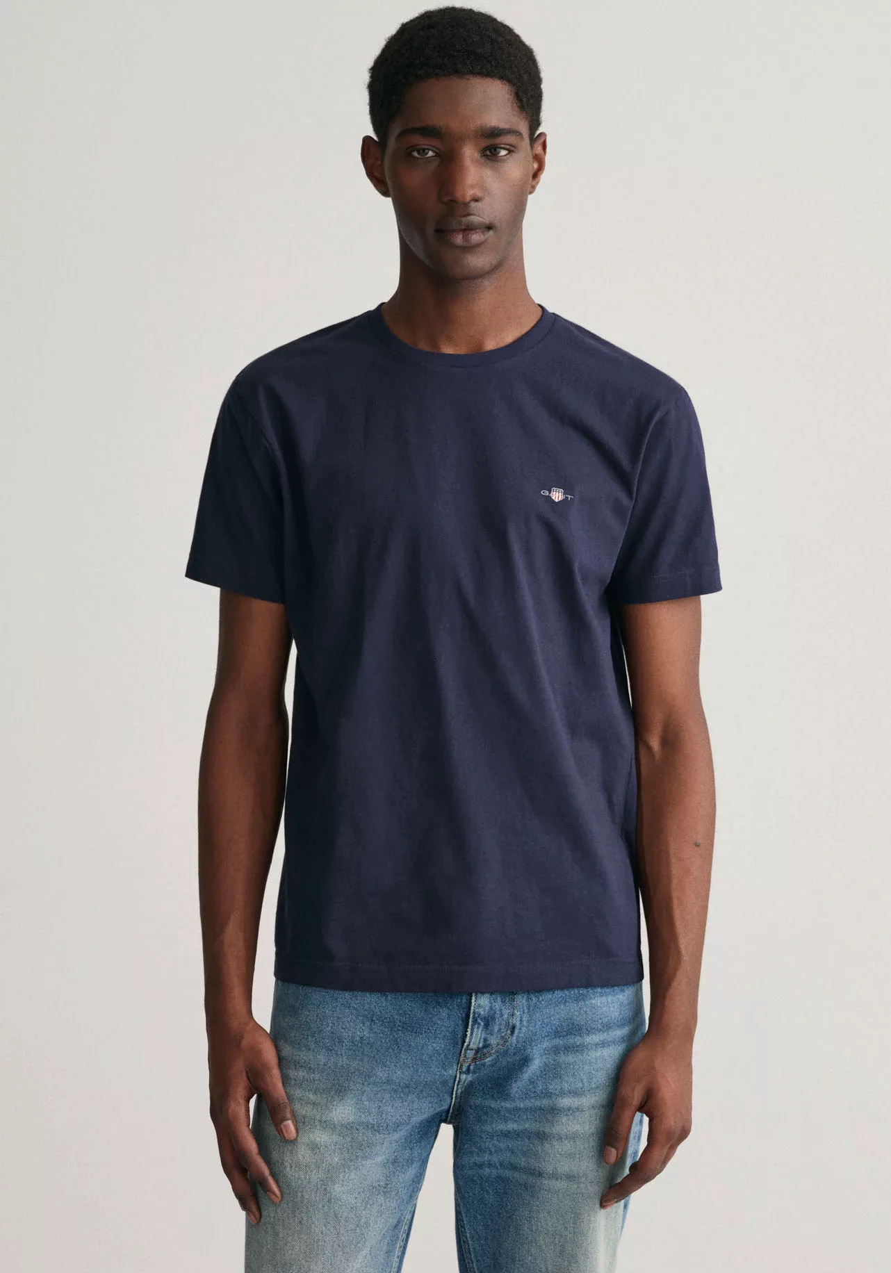 Gant T-Shirt "SLIM SHIELD SS T-SHIRT", mit Logostickerei auf der Brust günstig online kaufen