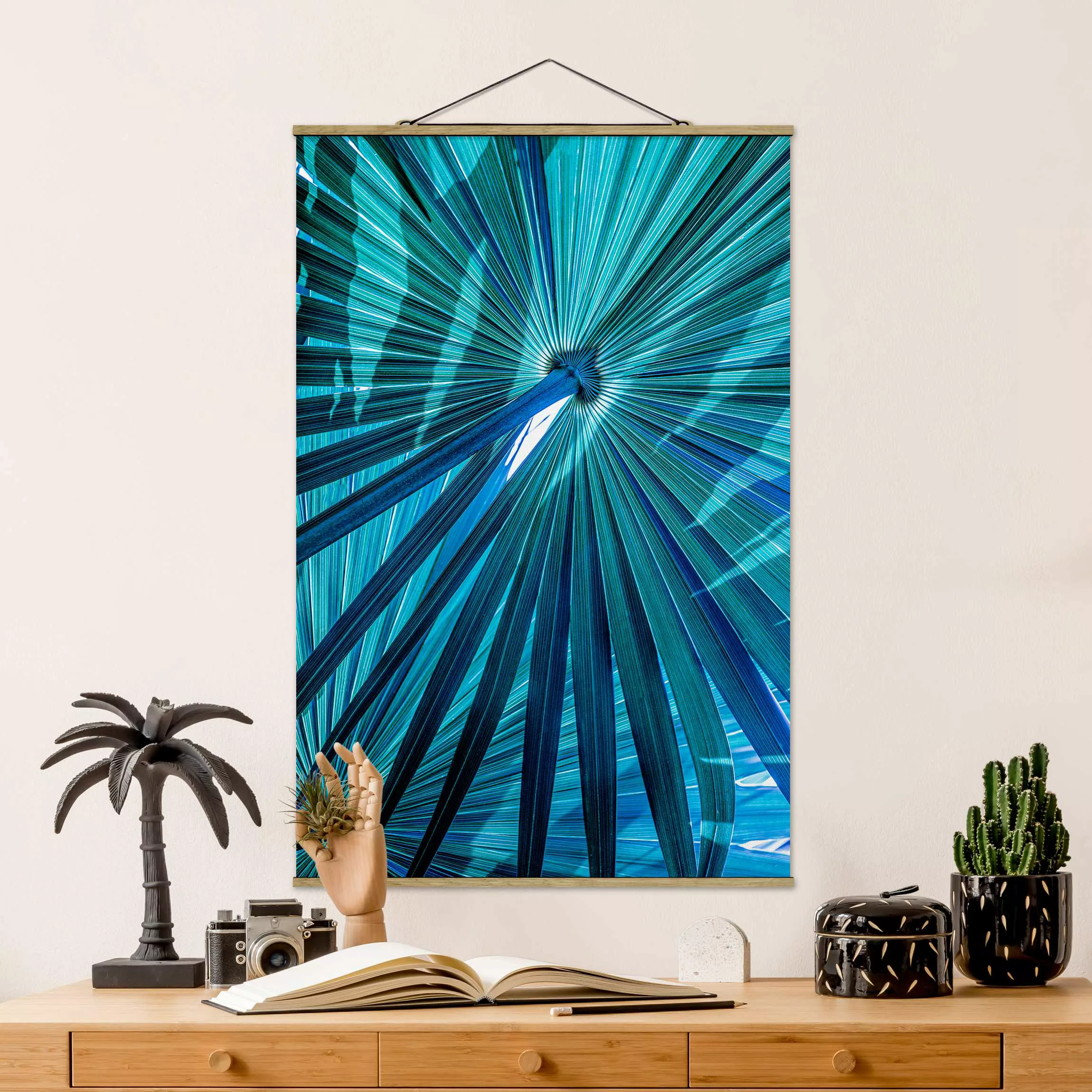 Stoffbild Landschaft mit Posterleisten - Hochformat Tropische Pflanzen Palm günstig online kaufen